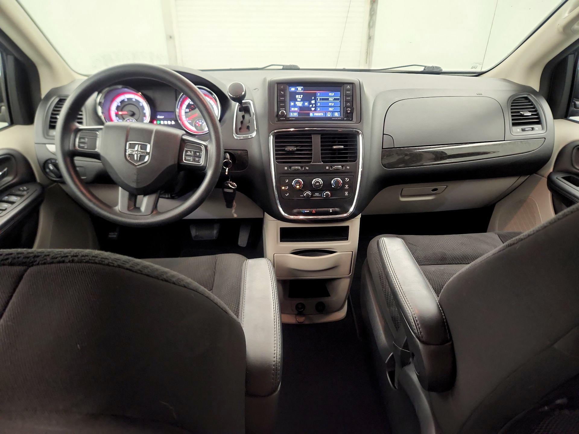 Thumbnail: 2020 Dodge Grand Caravan - 9