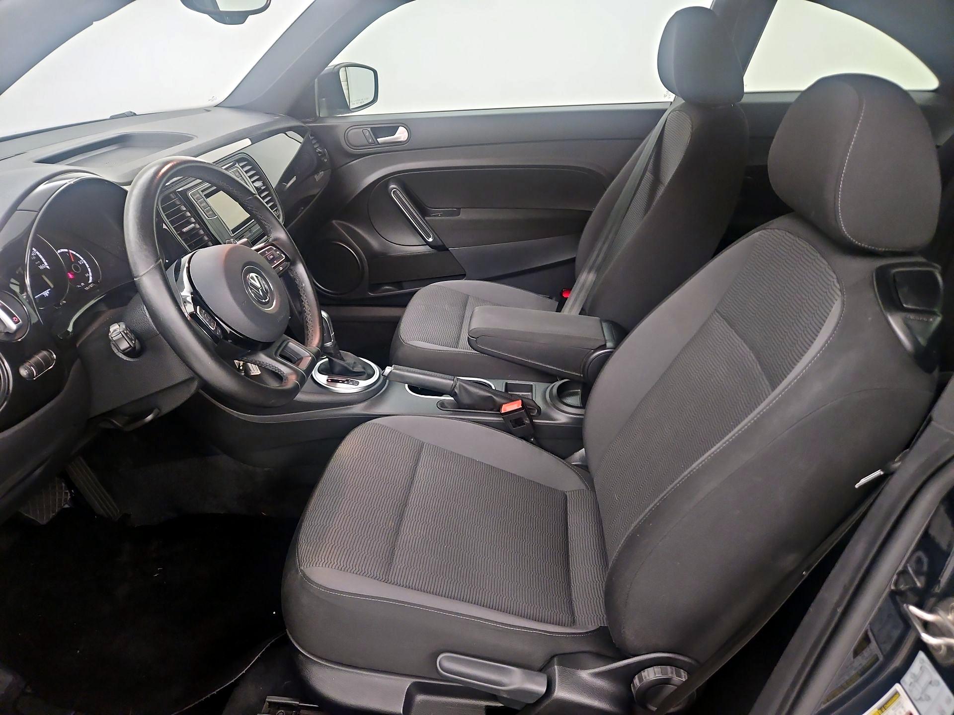 Thumbnail: 2016 Volkswagen Beetle - 11