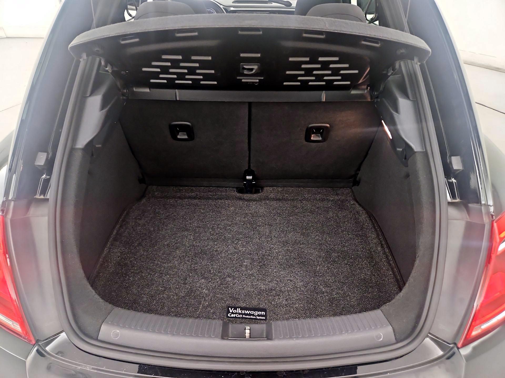 Thumbnail: 2016 Volkswagen Beetle - 18