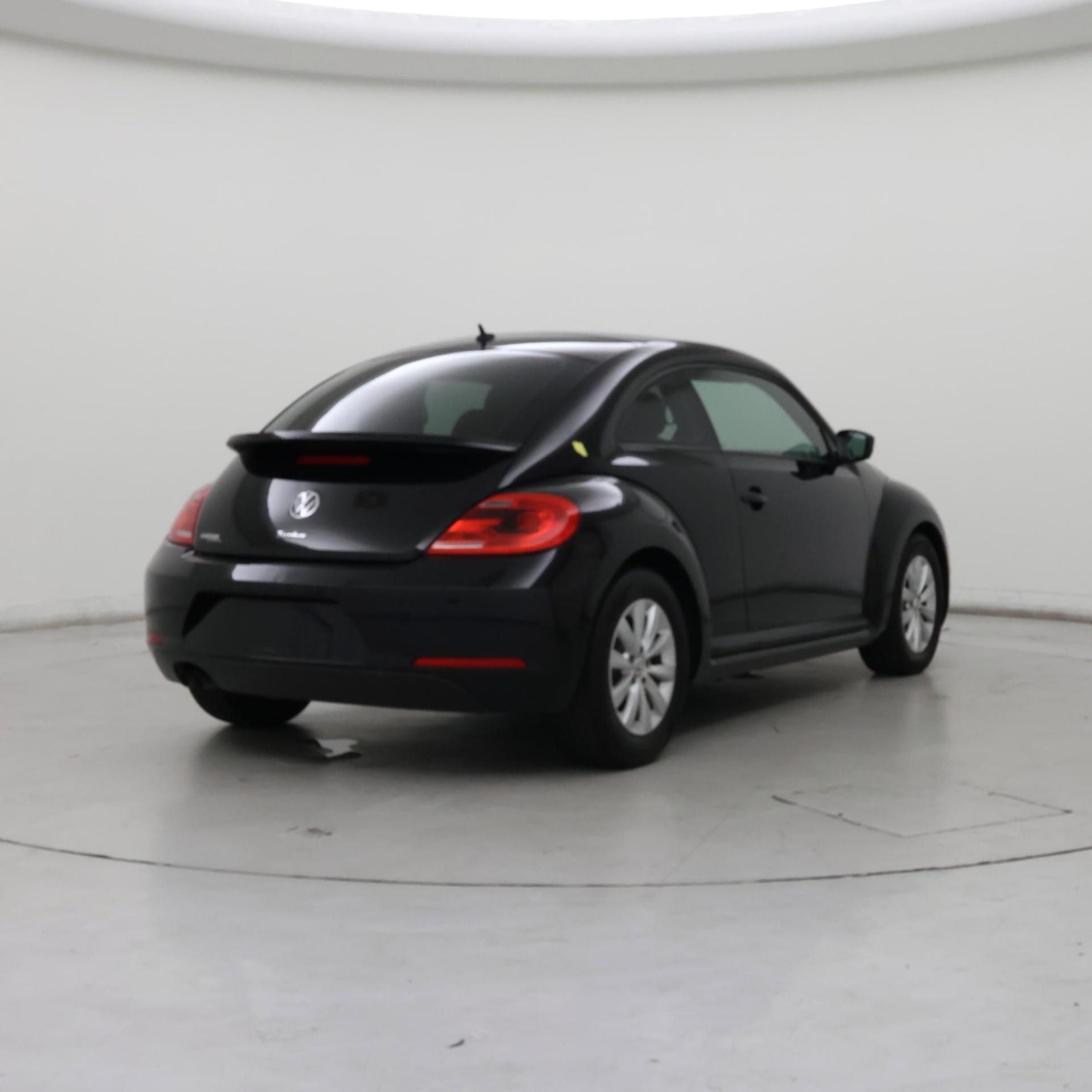 Thumbnail: 2016 Volkswagen Beetle - 8