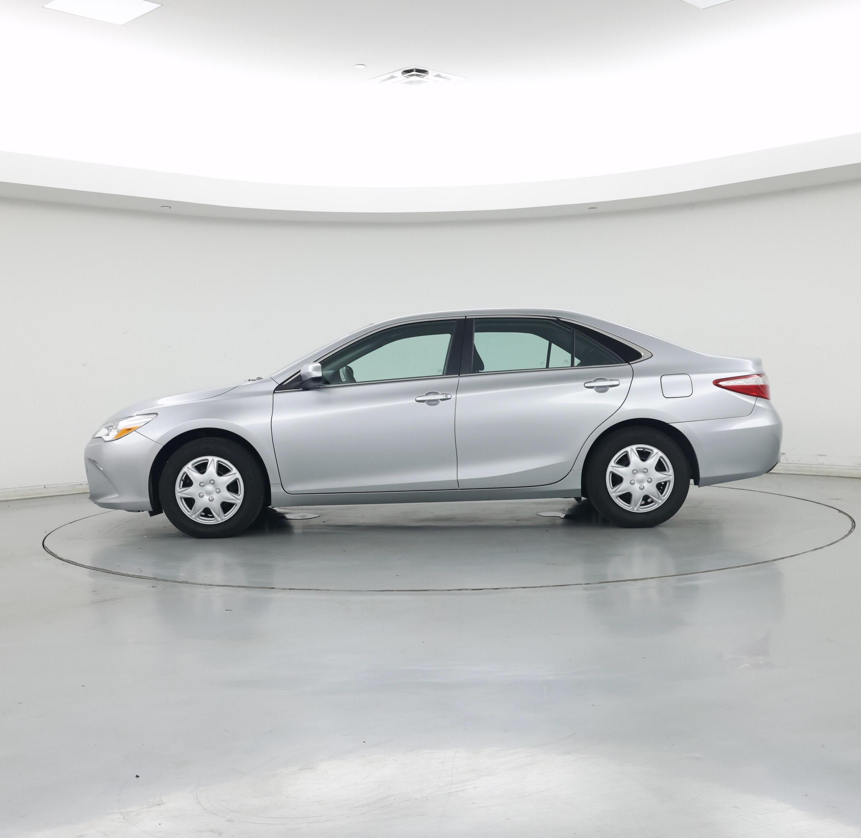 Thumbnail: 2017 Toyota Camry - 3