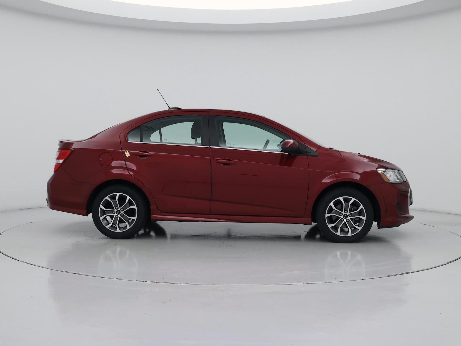 2020 Chevrolet Sonic LT - Photo 8