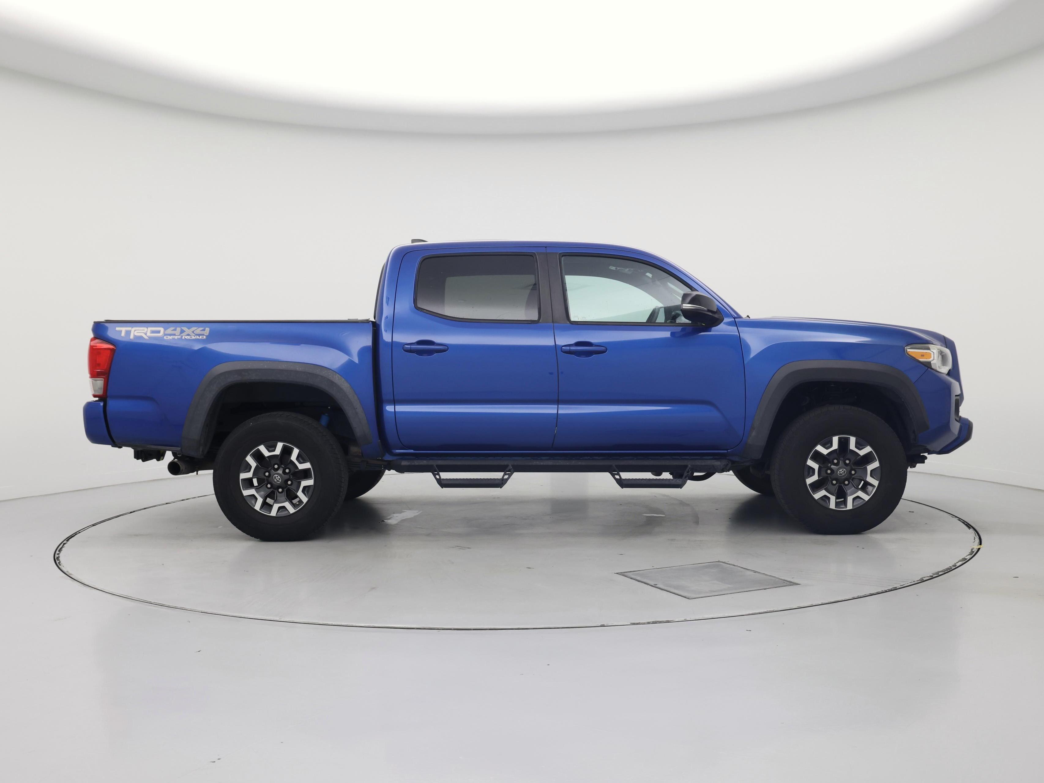 Thumbnail: 2016 Toyota Tacoma - 7