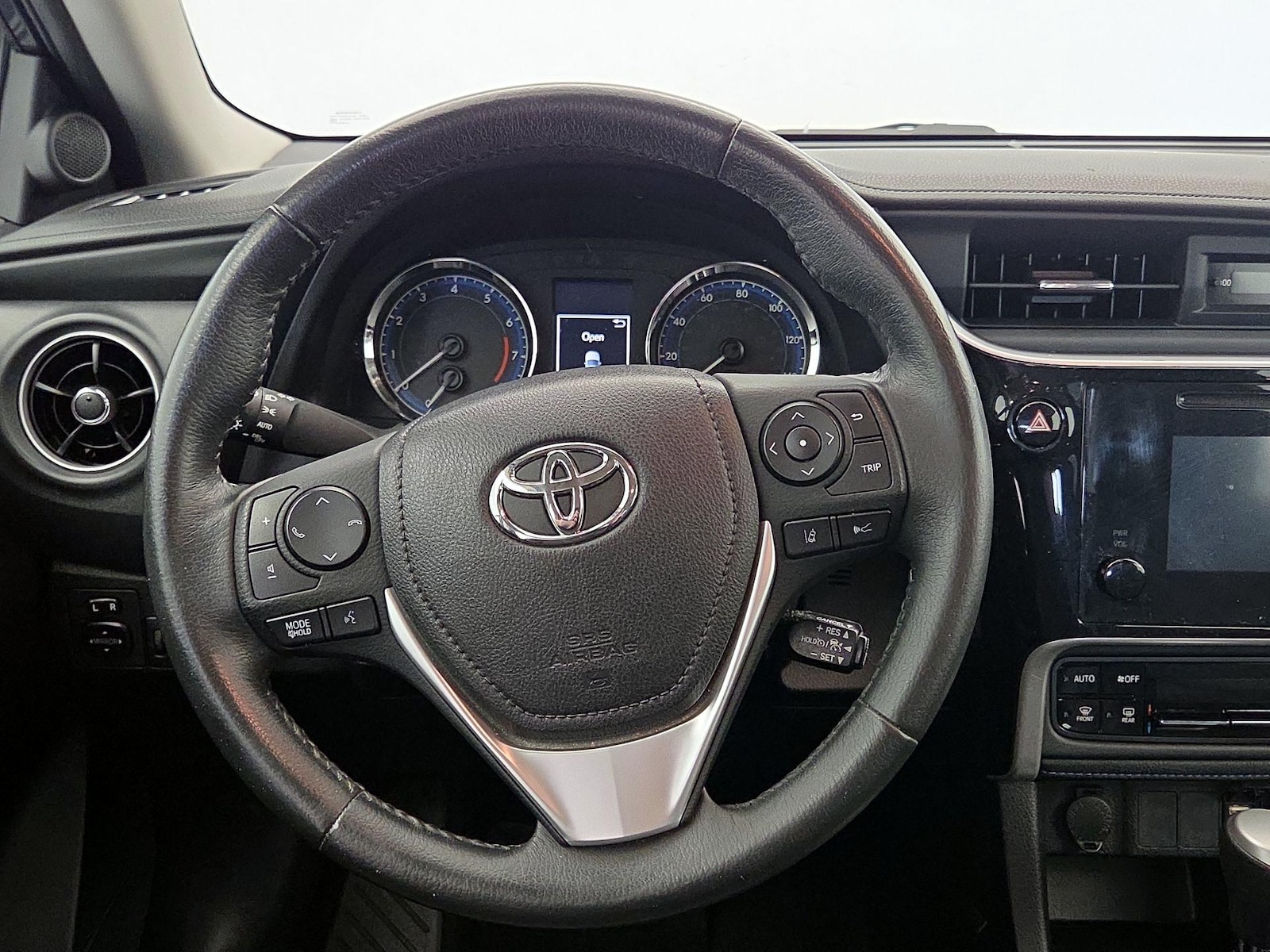2017 Toyota Corolla SE - Photo 11