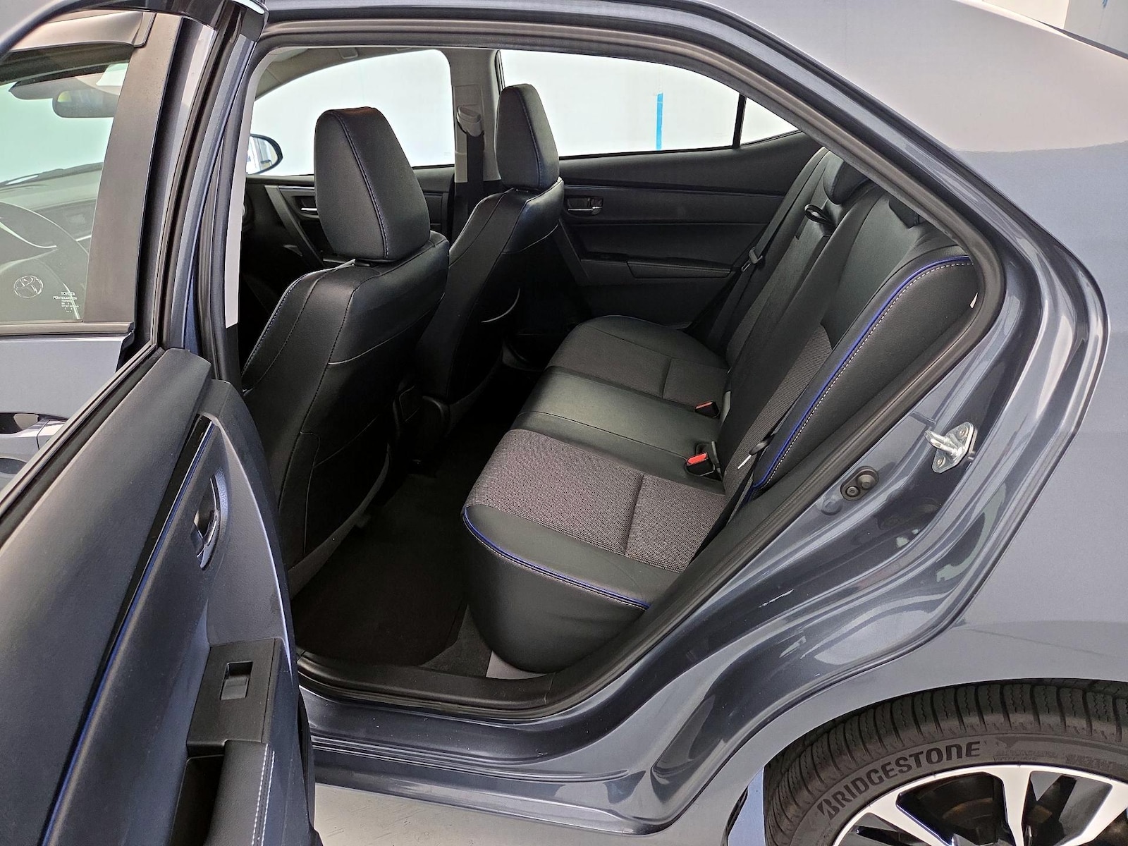 2017 Toyota Corolla SE - Photo 20