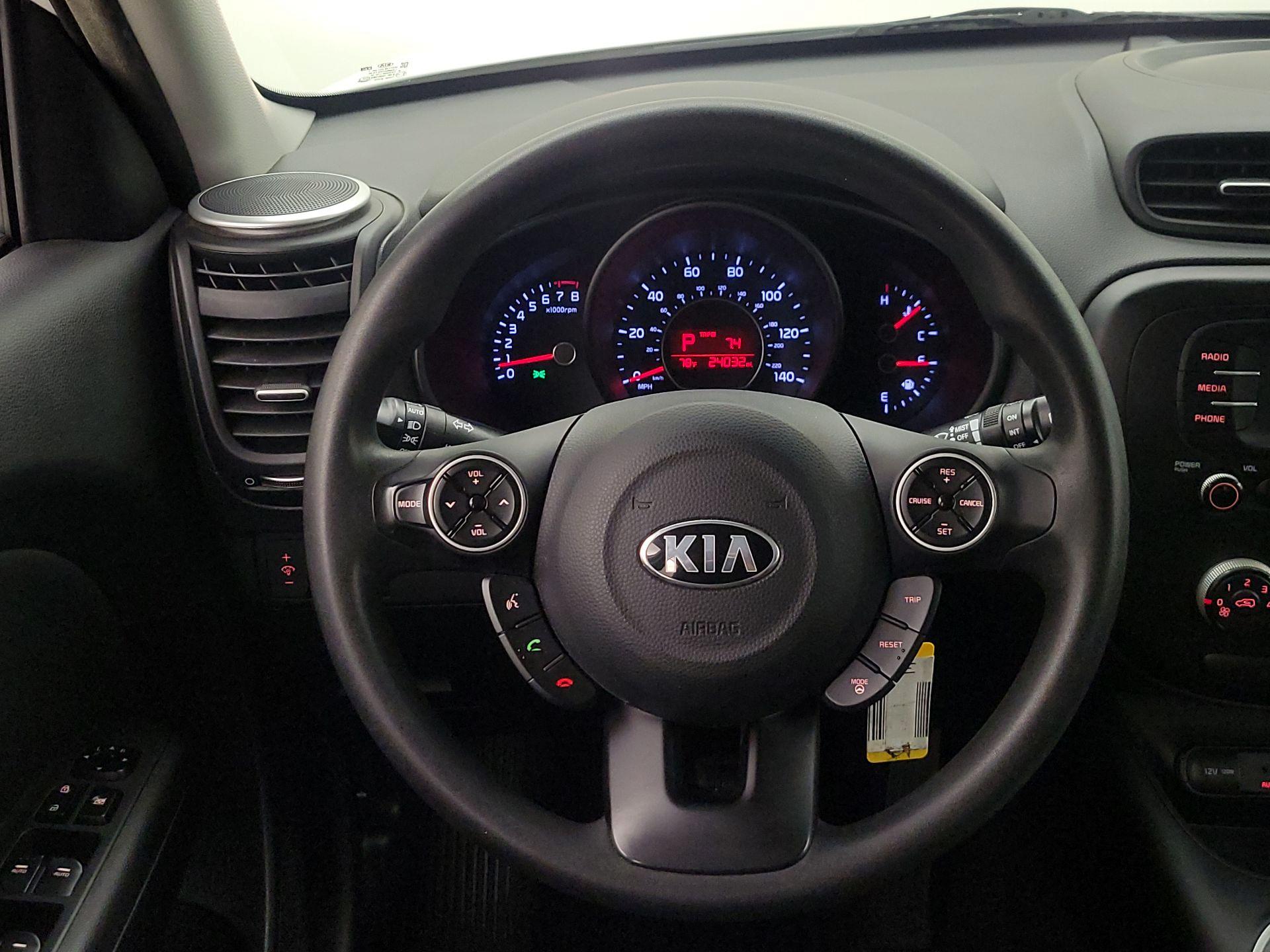 Thumbnail: 2016 Kia Soul - 10