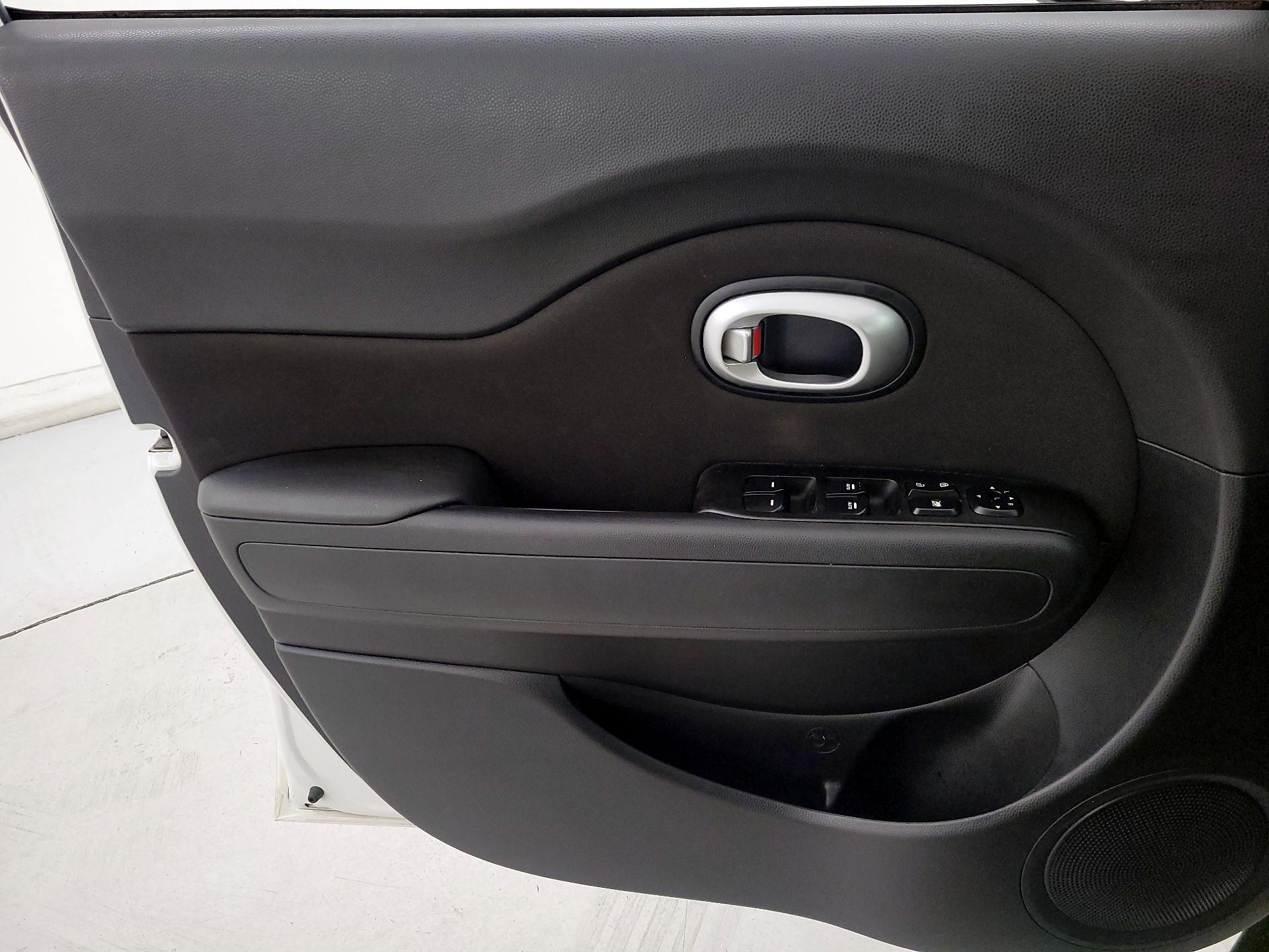Thumbnail: 2016 Kia Soul - 12