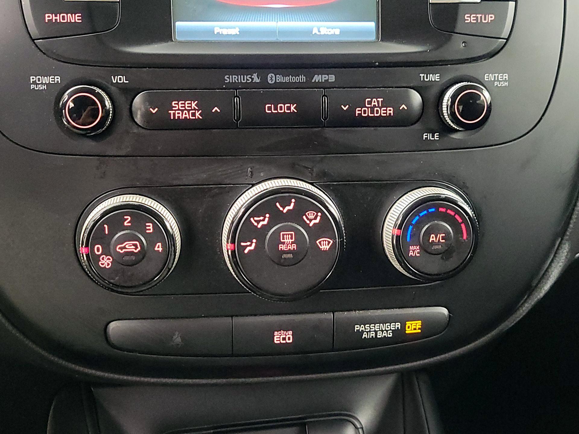 Thumbnail: 2016 Kia Soul - 16