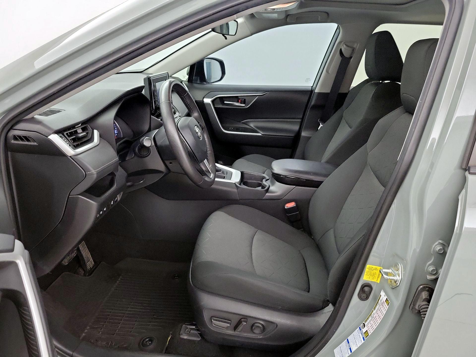 Thumbnail: 2021 Toyota RAV4 - 11