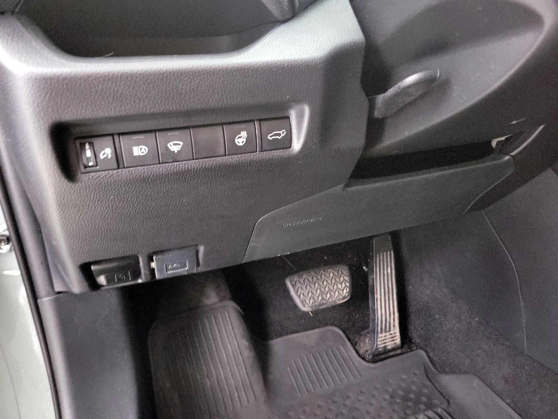 Thumbnail: 2021 Toyota RAV4 - 13