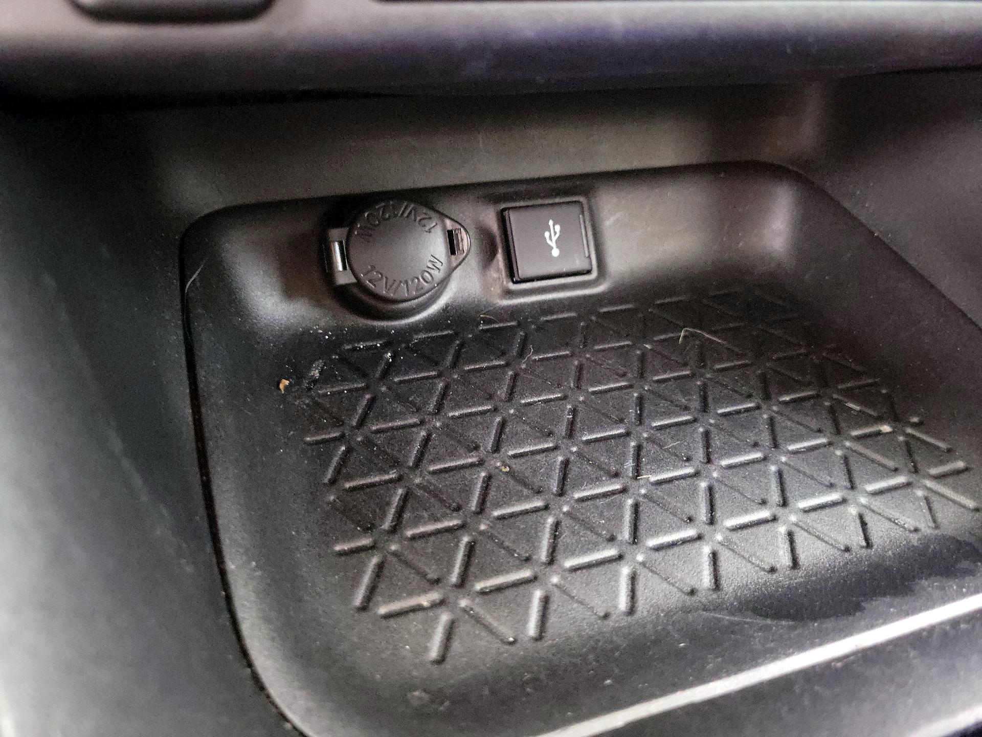 Thumbnail: 2021 Toyota RAV4 - 18