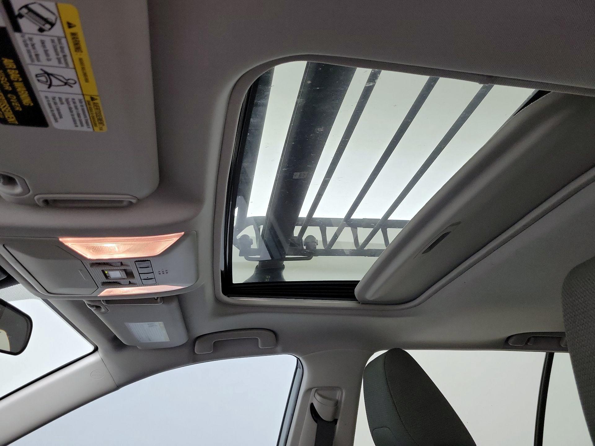 Thumbnail: 2021 Toyota RAV4 - 19