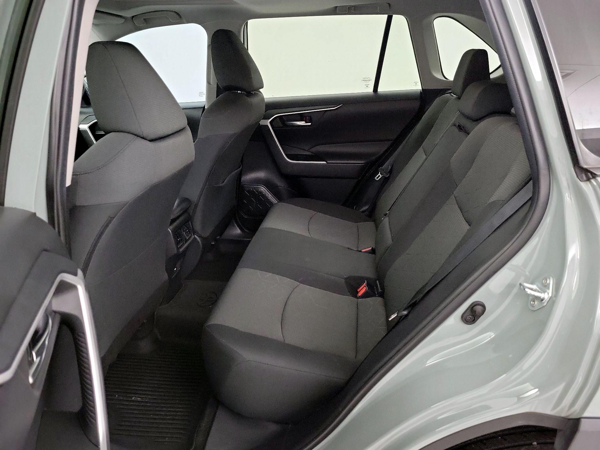 Thumbnail: 2021 Toyota RAV4 - 20