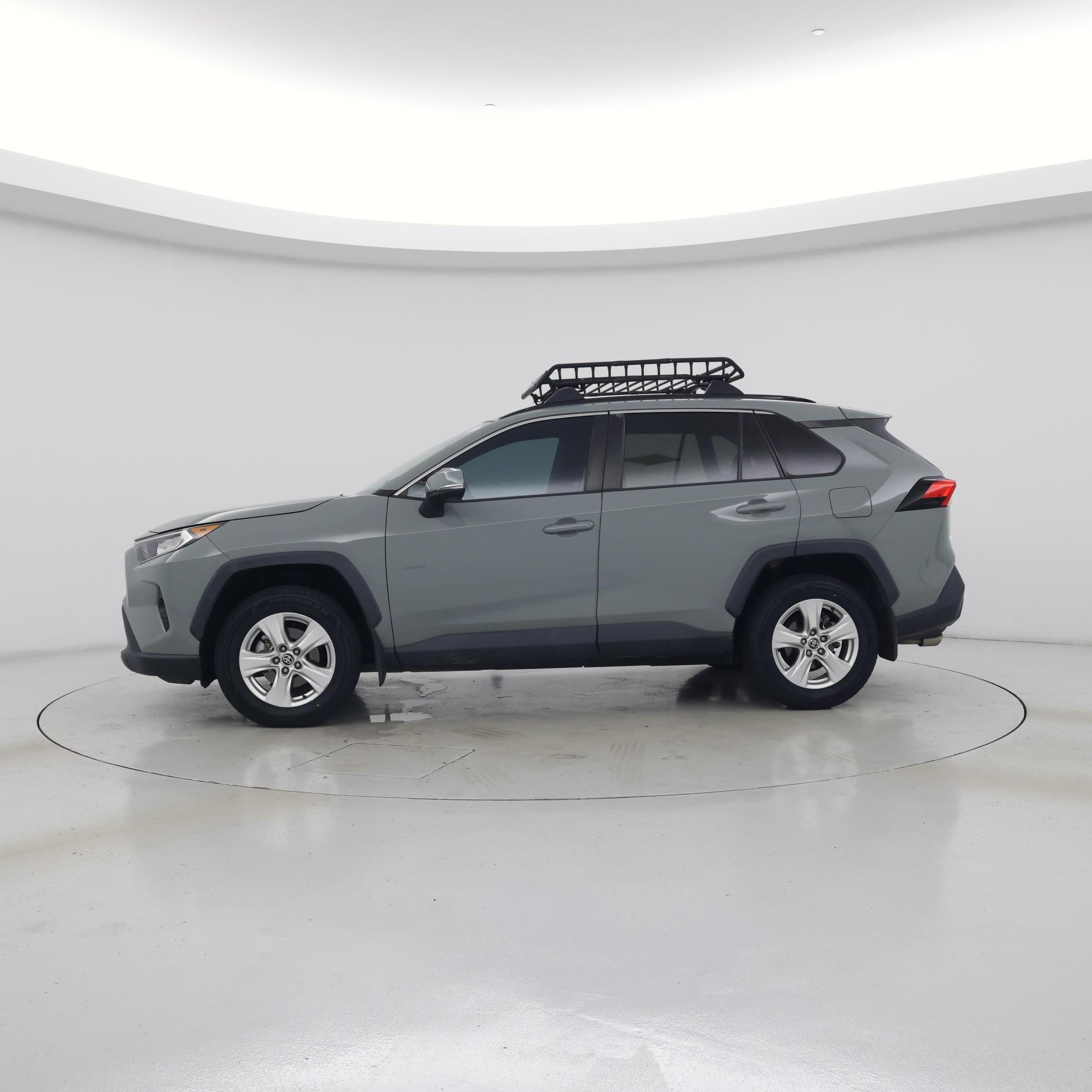 Thumbnail: 2021 Toyota RAV4 - 3