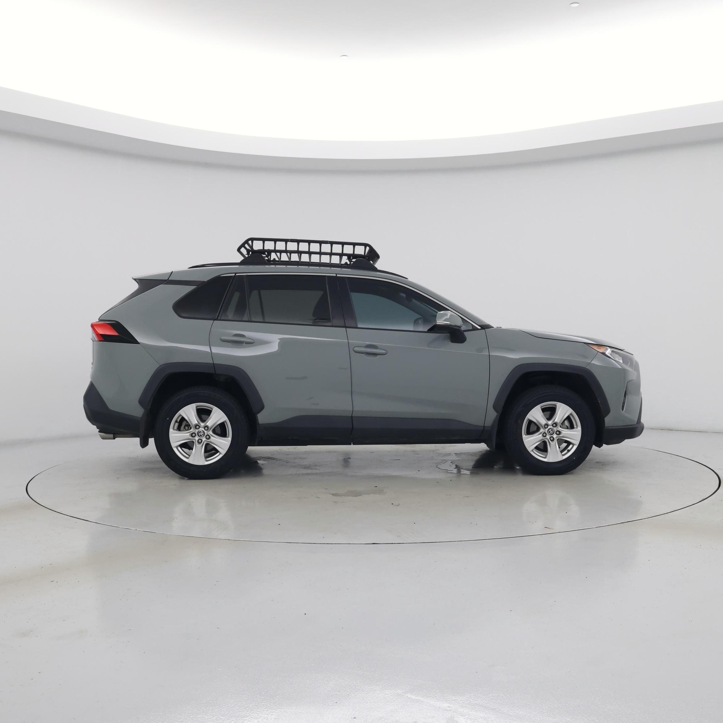 Thumbnail: 2021 Toyota RAV4 - 7