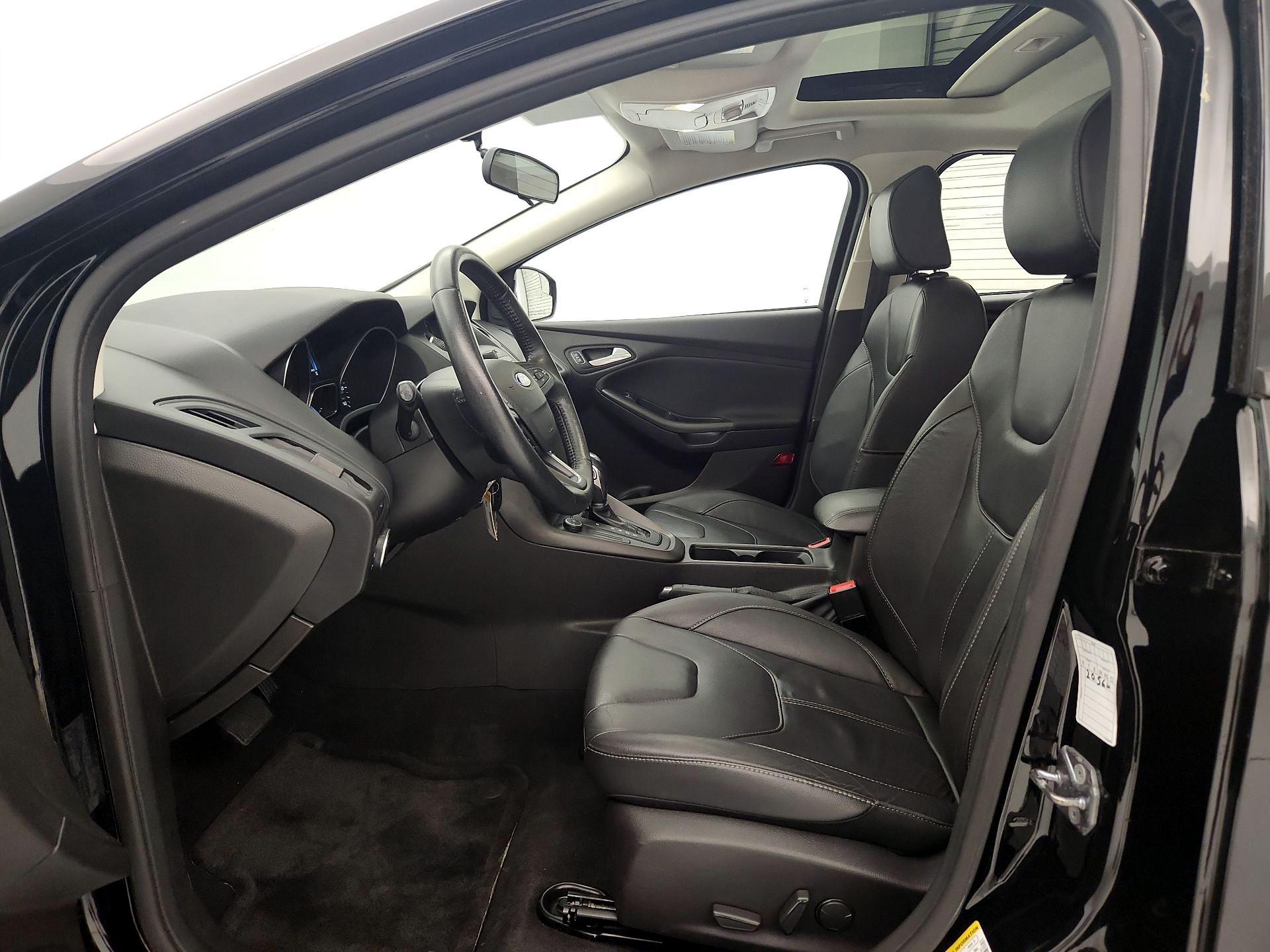 Thumbnail: 2016 Ford Focus - 11