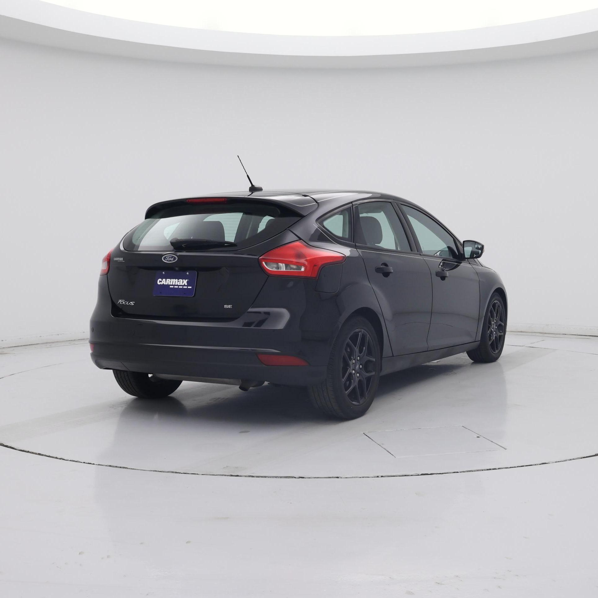 Thumbnail: 2016 Ford Focus - 8
