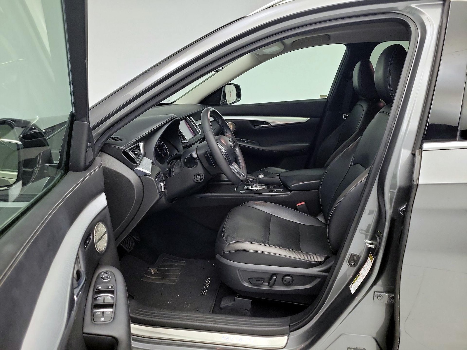 2019 INFINITI QX50 Essential - Photo 12