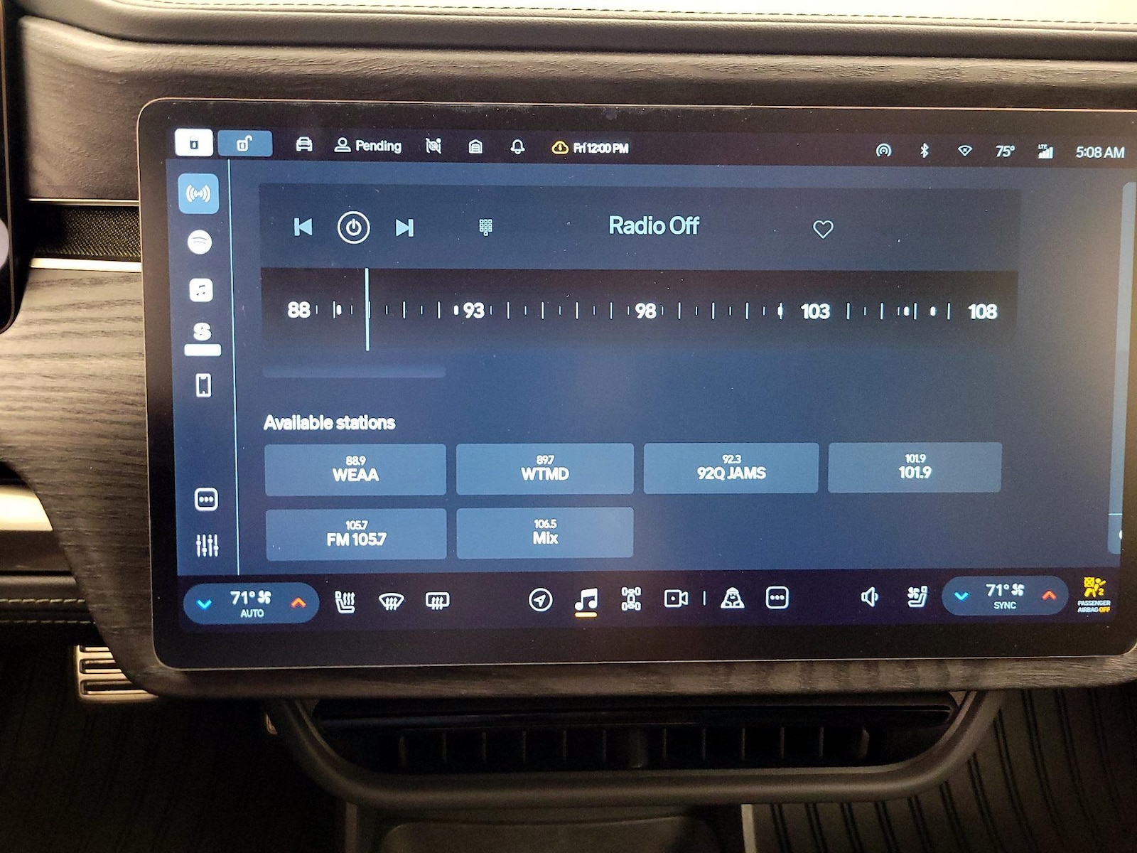 2023 Rivian R1T Adventure - Photo 16