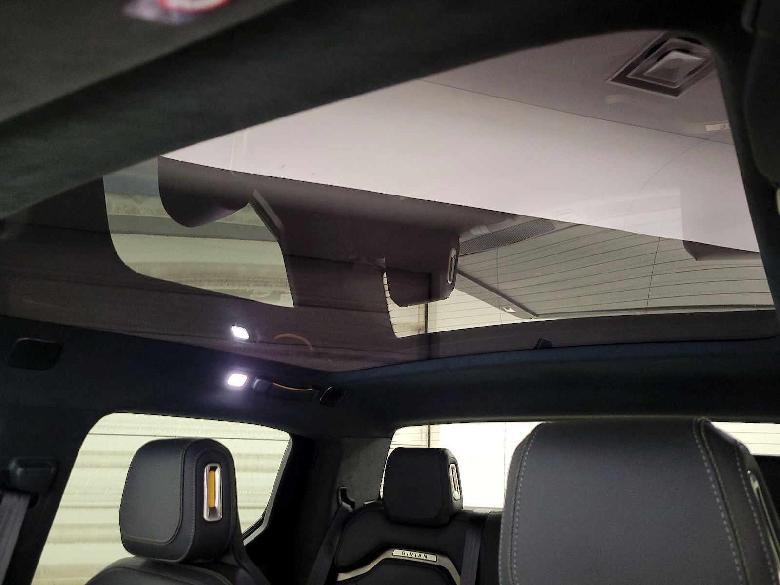 2023 Rivian R1T Adventure - Photo 19