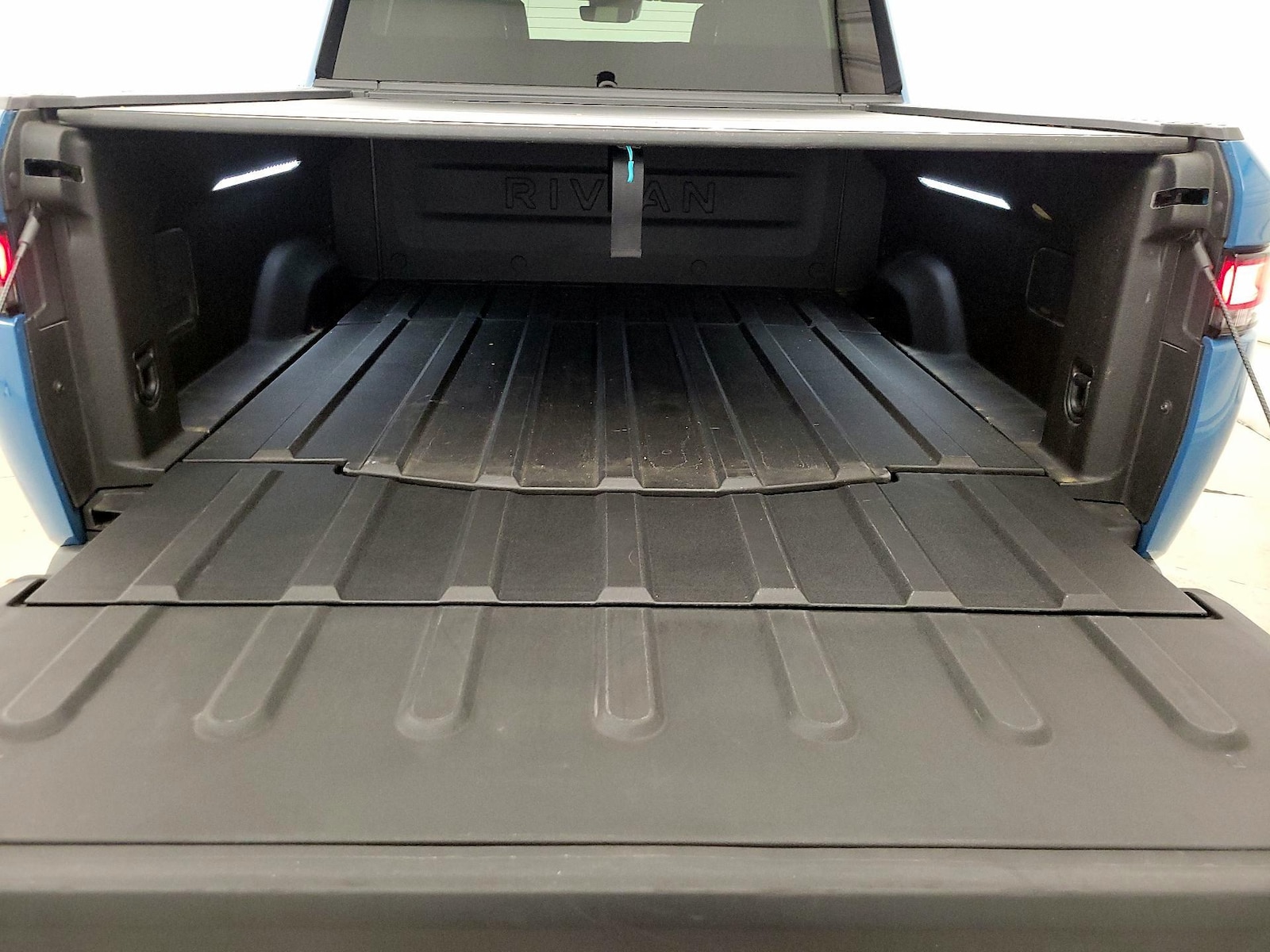 2023 Rivian R1T Adventure - Photo 21