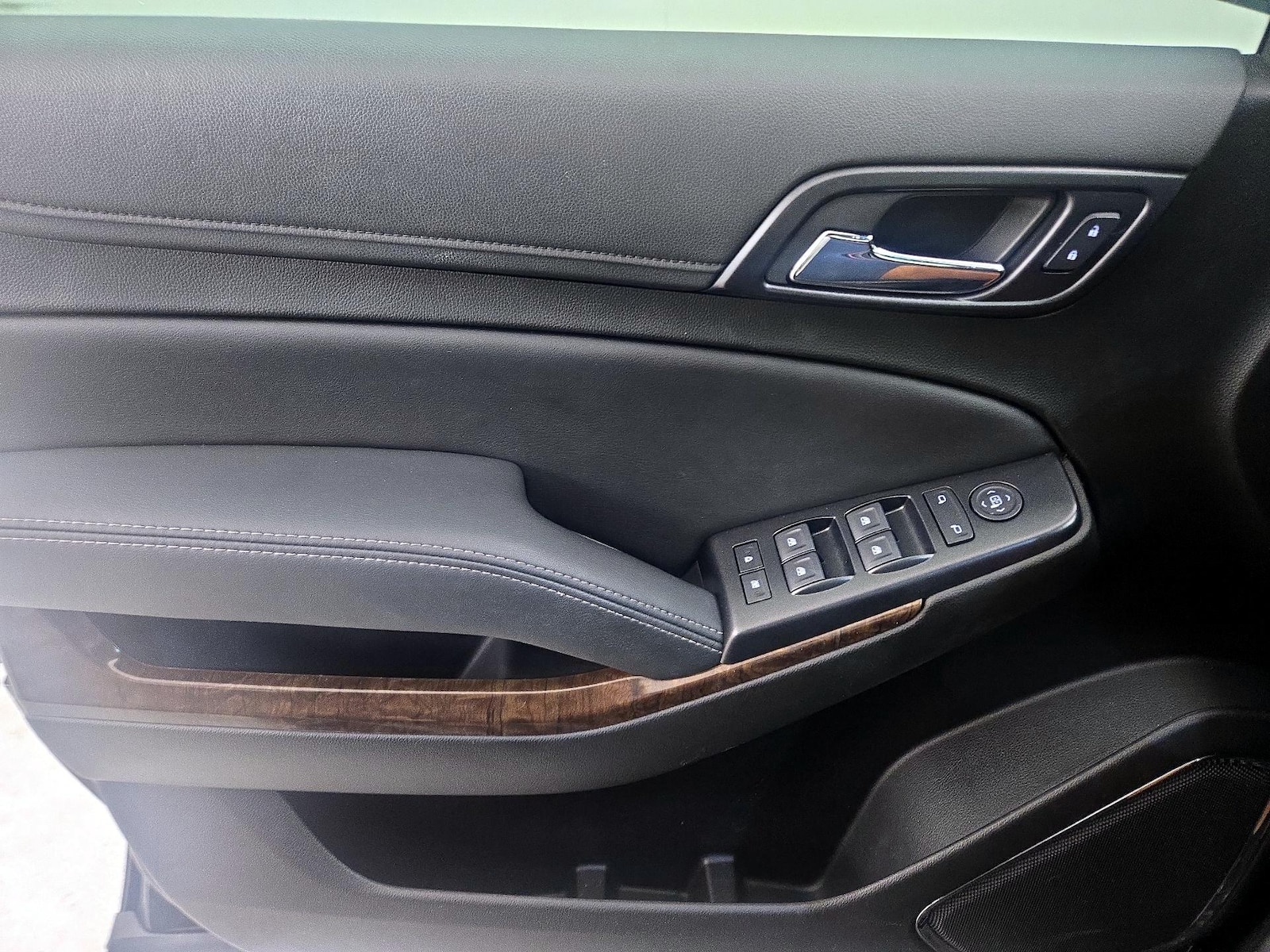 2019 Chevrolet Tahoe LS - Photo 13