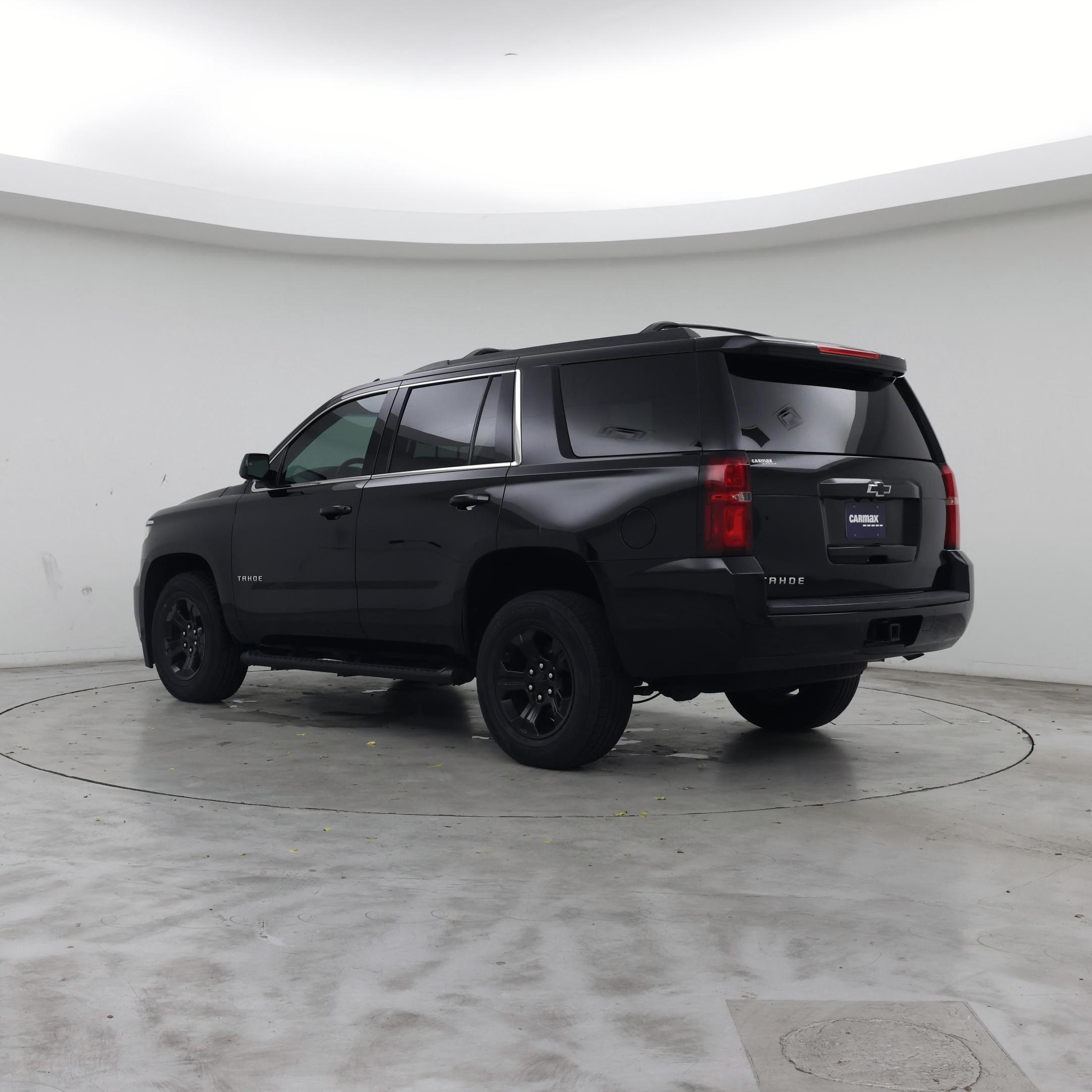Thumbnail: 2019 Chevrolet Tahoe - 2