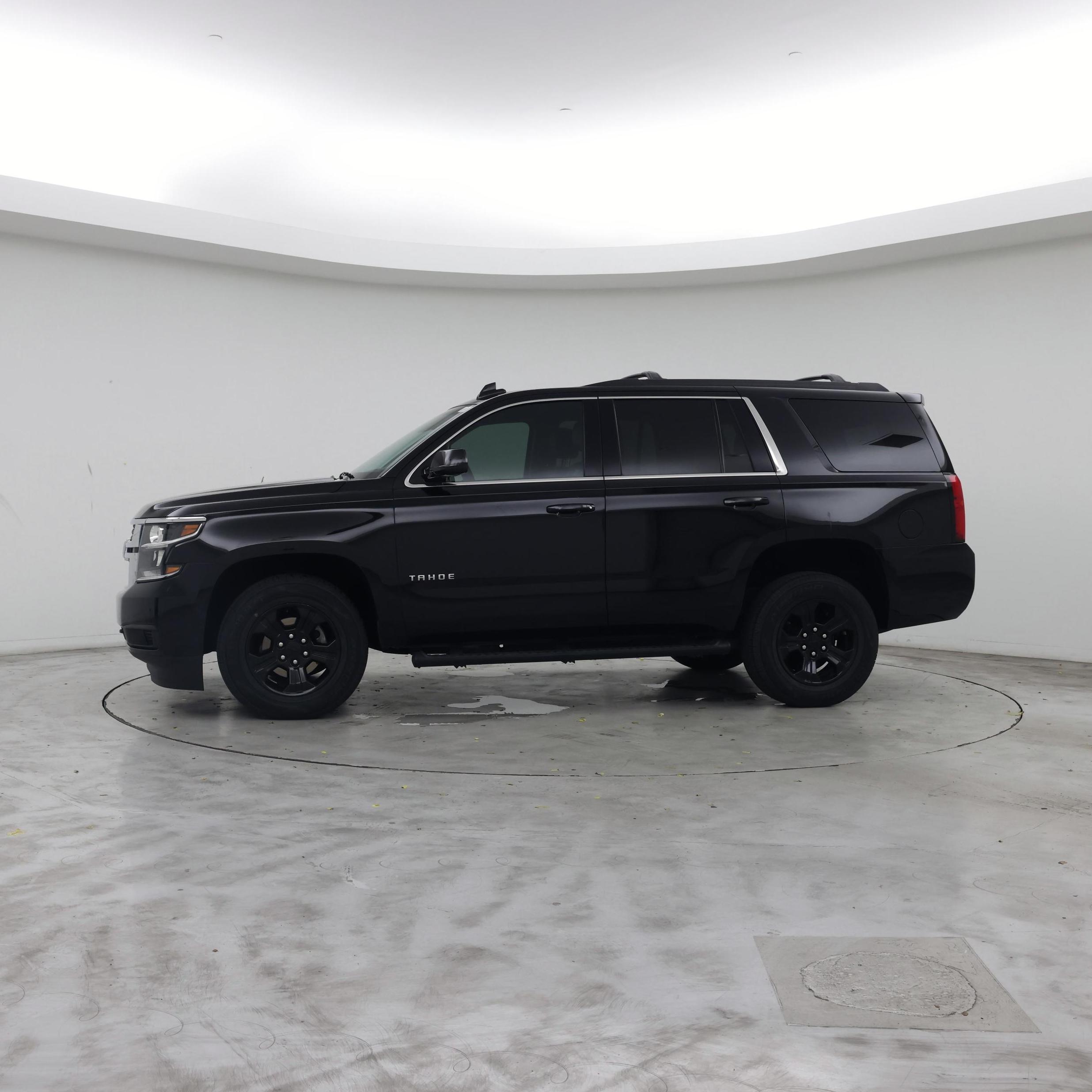 Thumbnail: 2019 Chevrolet Tahoe - 3