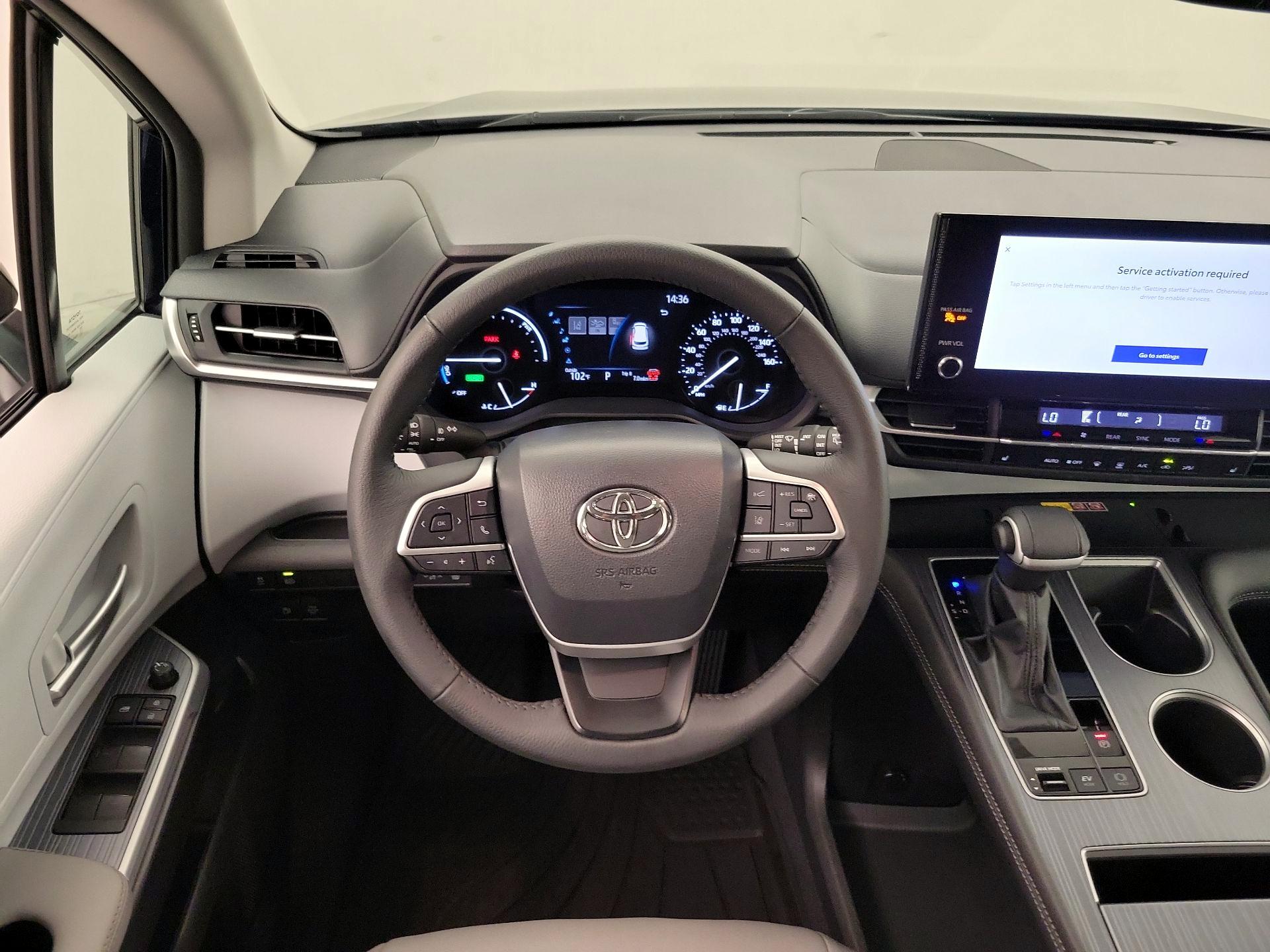 Thumbnail: 2026 Toyota Sienna - 10