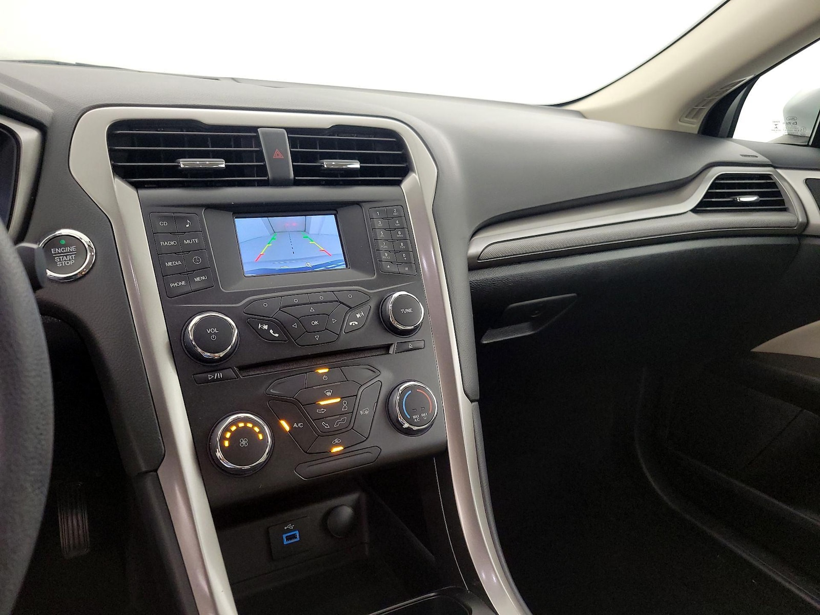 2018 Ford Fusion S - Photo 15