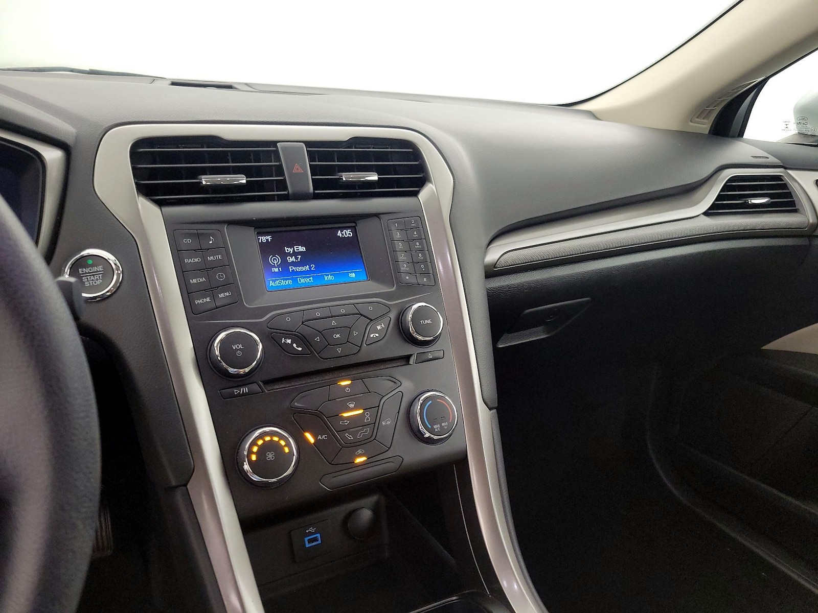 2018 Ford Fusion S - Photo 16