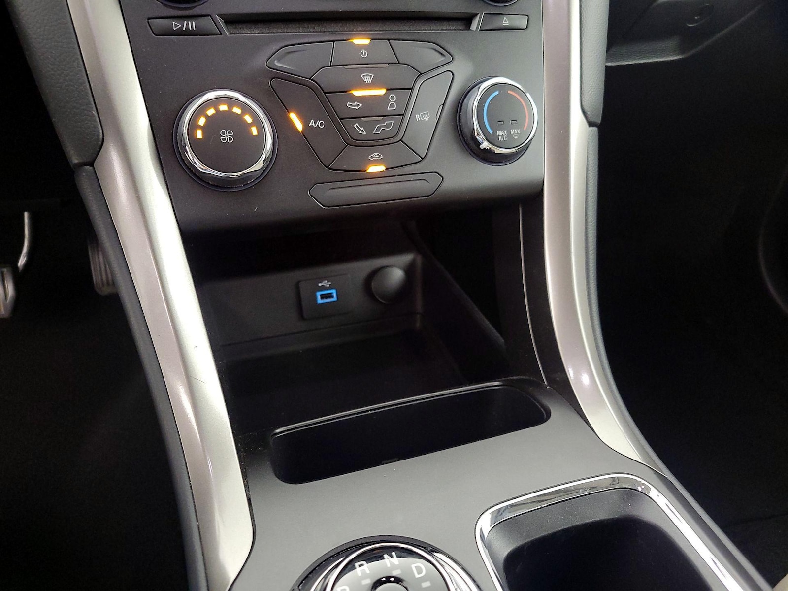 2018 Ford Fusion S - Photo 17