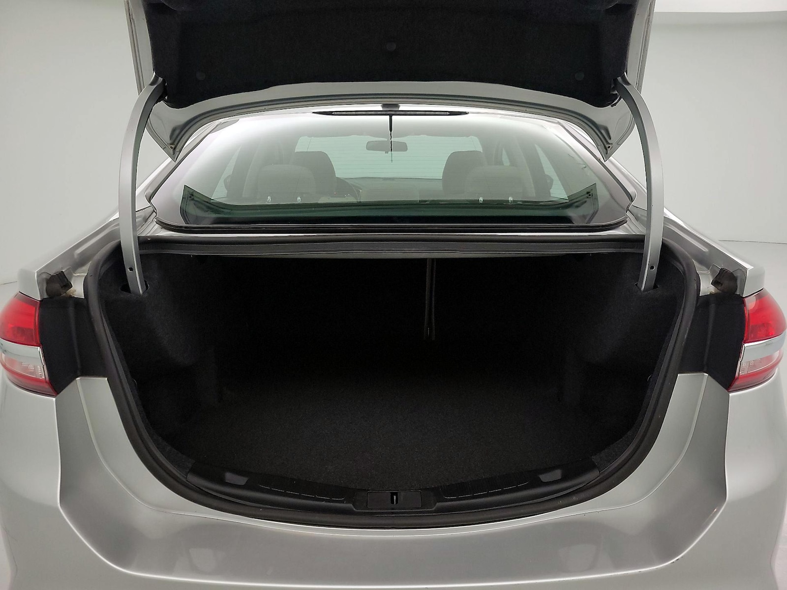 2018 Ford Fusion S - Photo 21