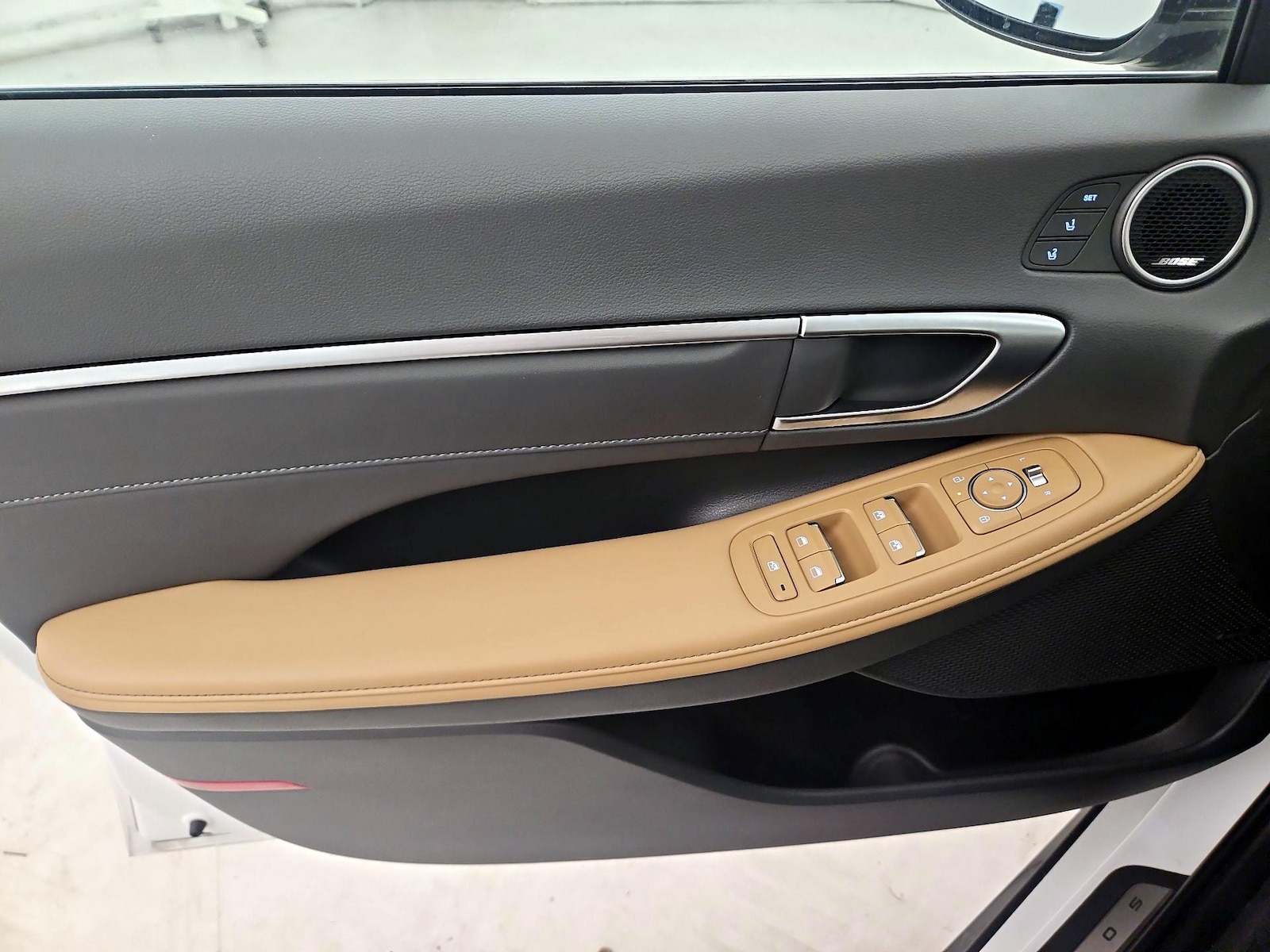2025 Hyundai Sonata Hybrid Limited - Photo 13