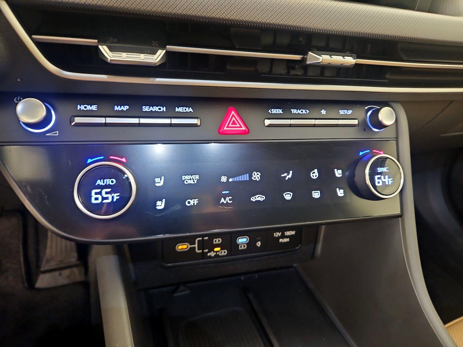 2025 Hyundai Sonata Hybrid Limited - Photo 18