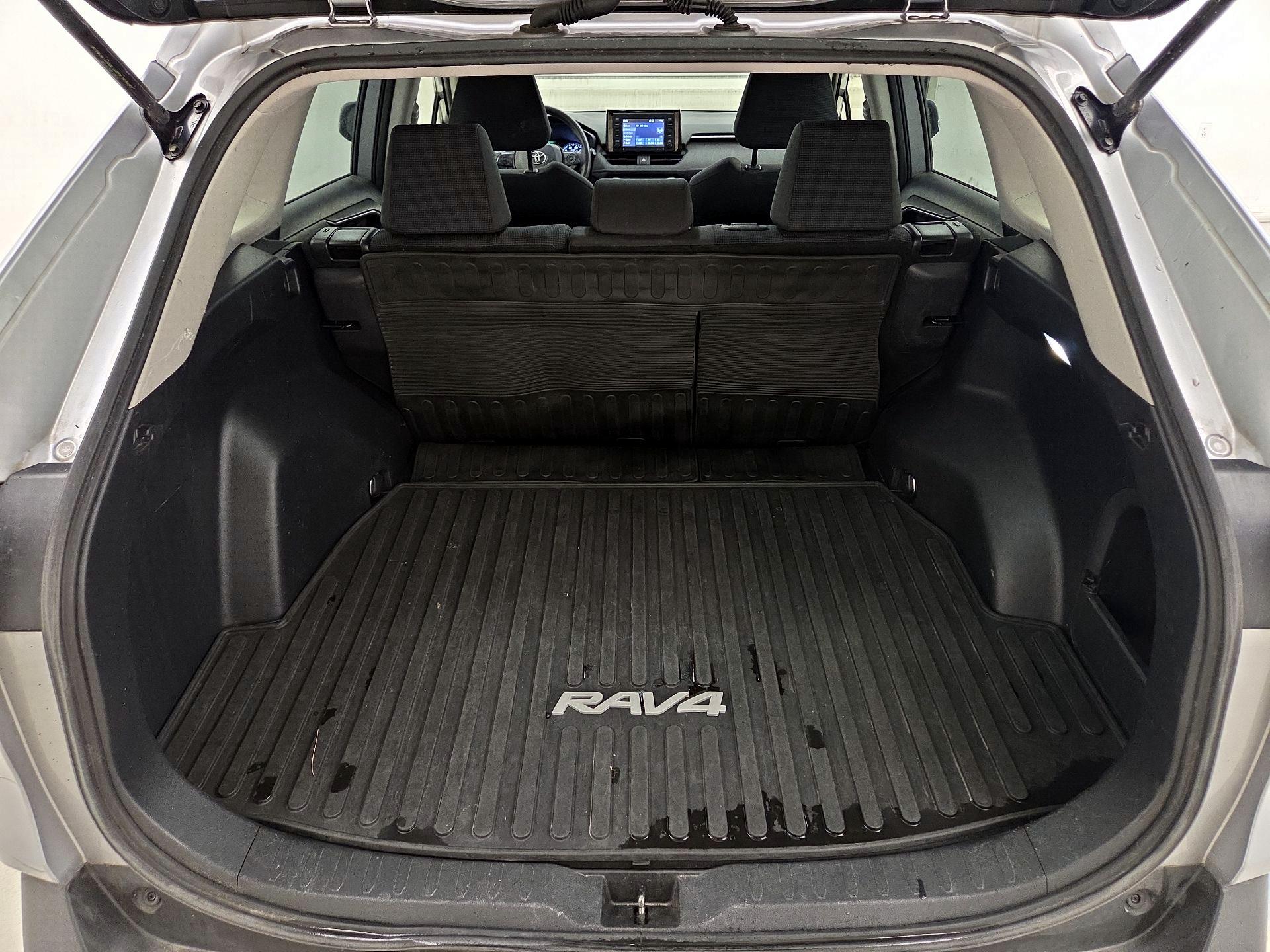 Thumbnail: 2022 Toyota RAV4 - 20
