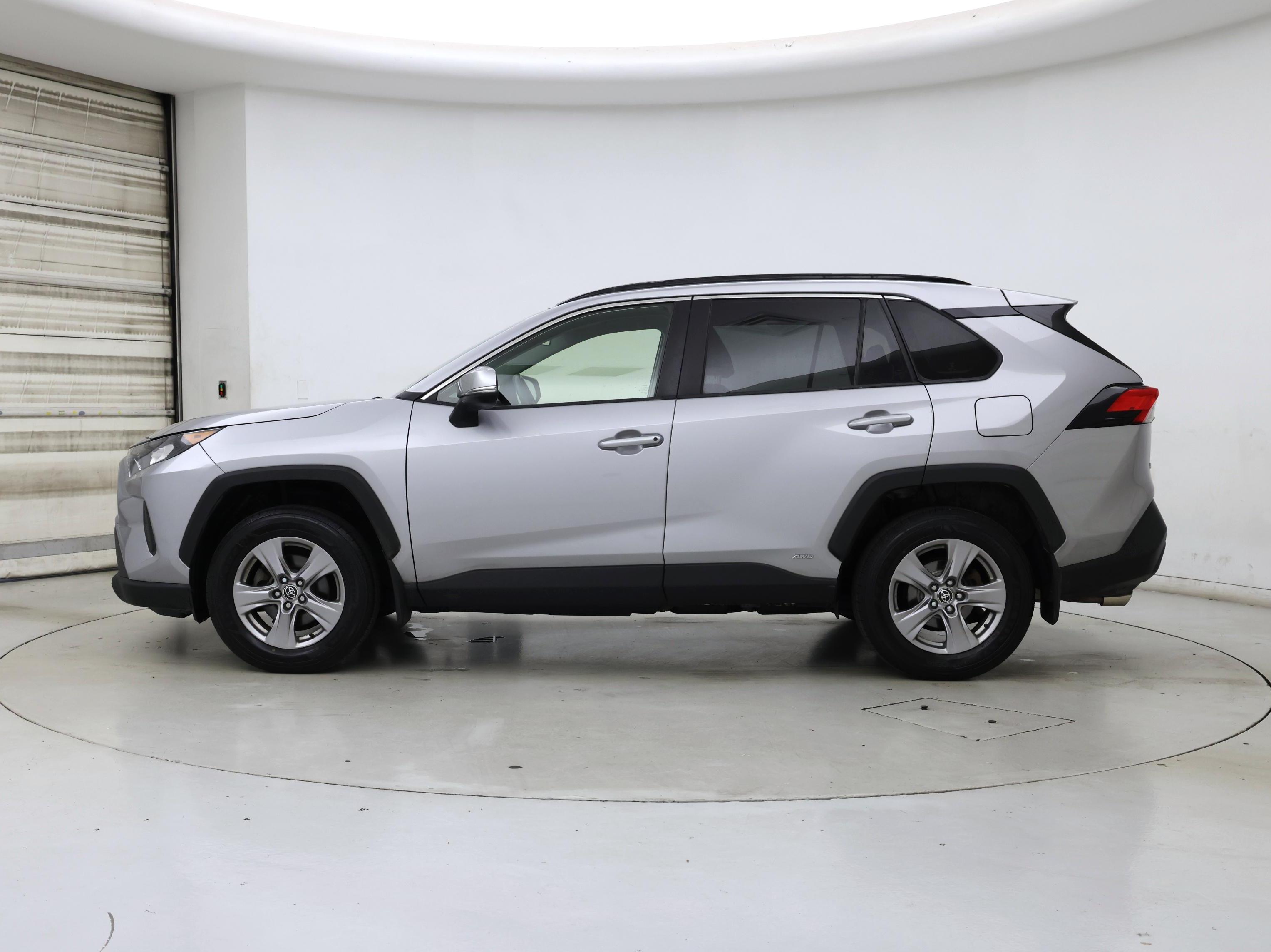 Thumbnail: 2022 Toyota RAV4 - 3
