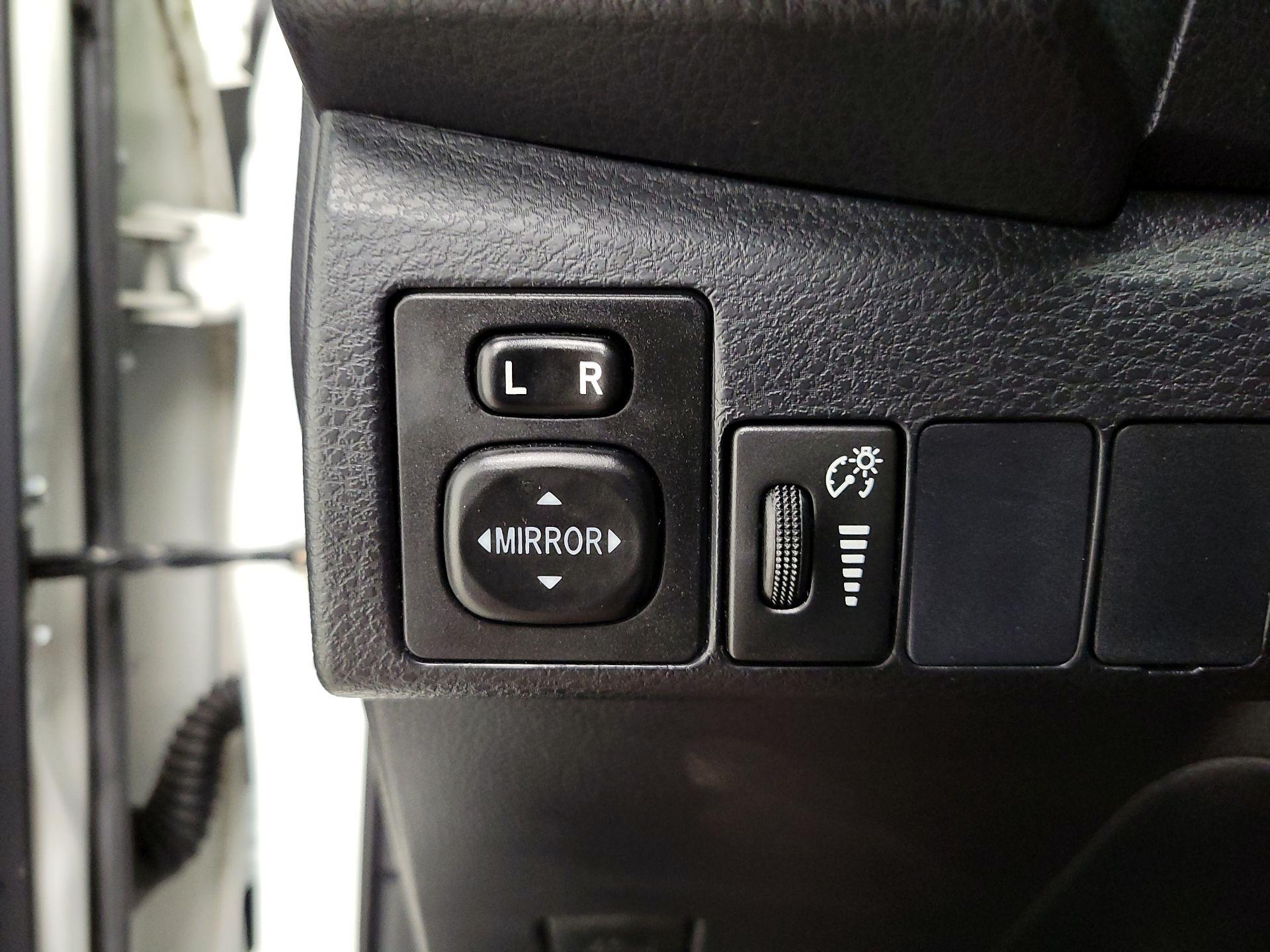 Thumbnail: 2016 Toyota Corolla - 13