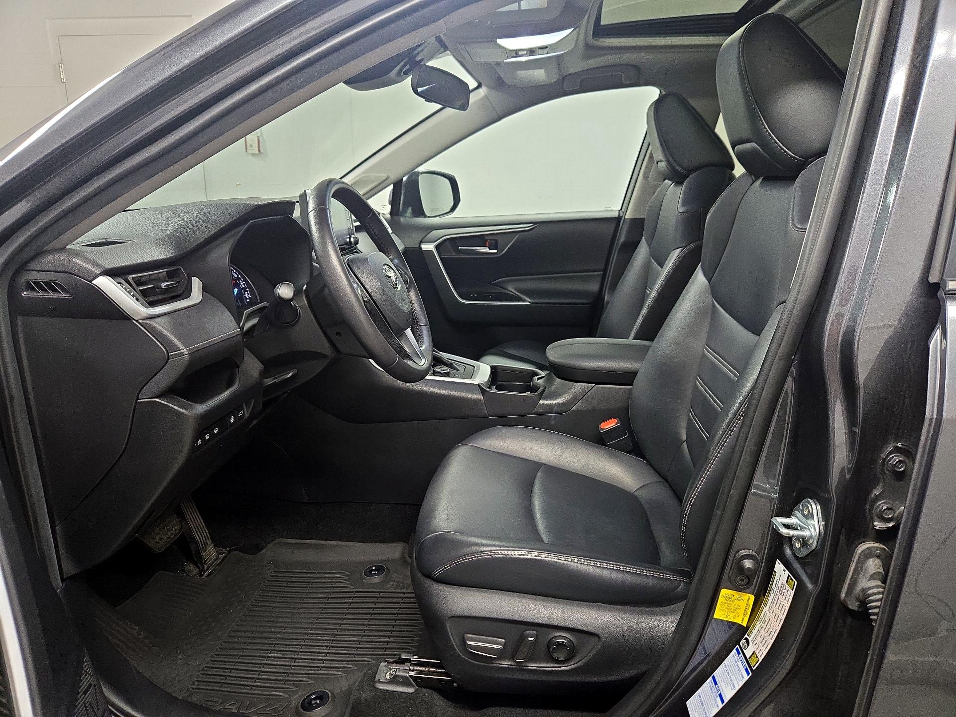 Thumbnail: 2021 Toyota RAV4 - 11