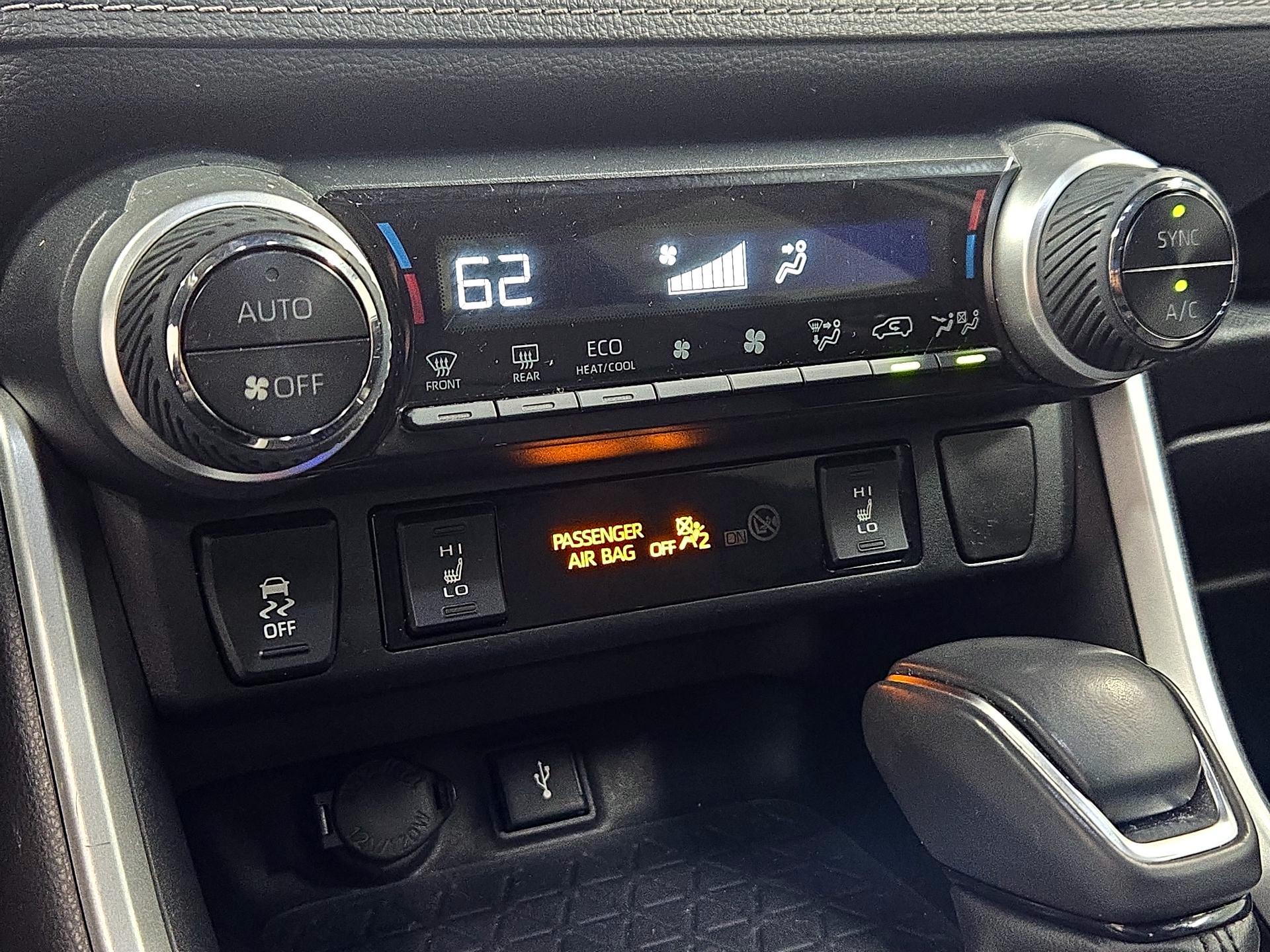 Thumbnail: 2021 Toyota RAV4 - 16