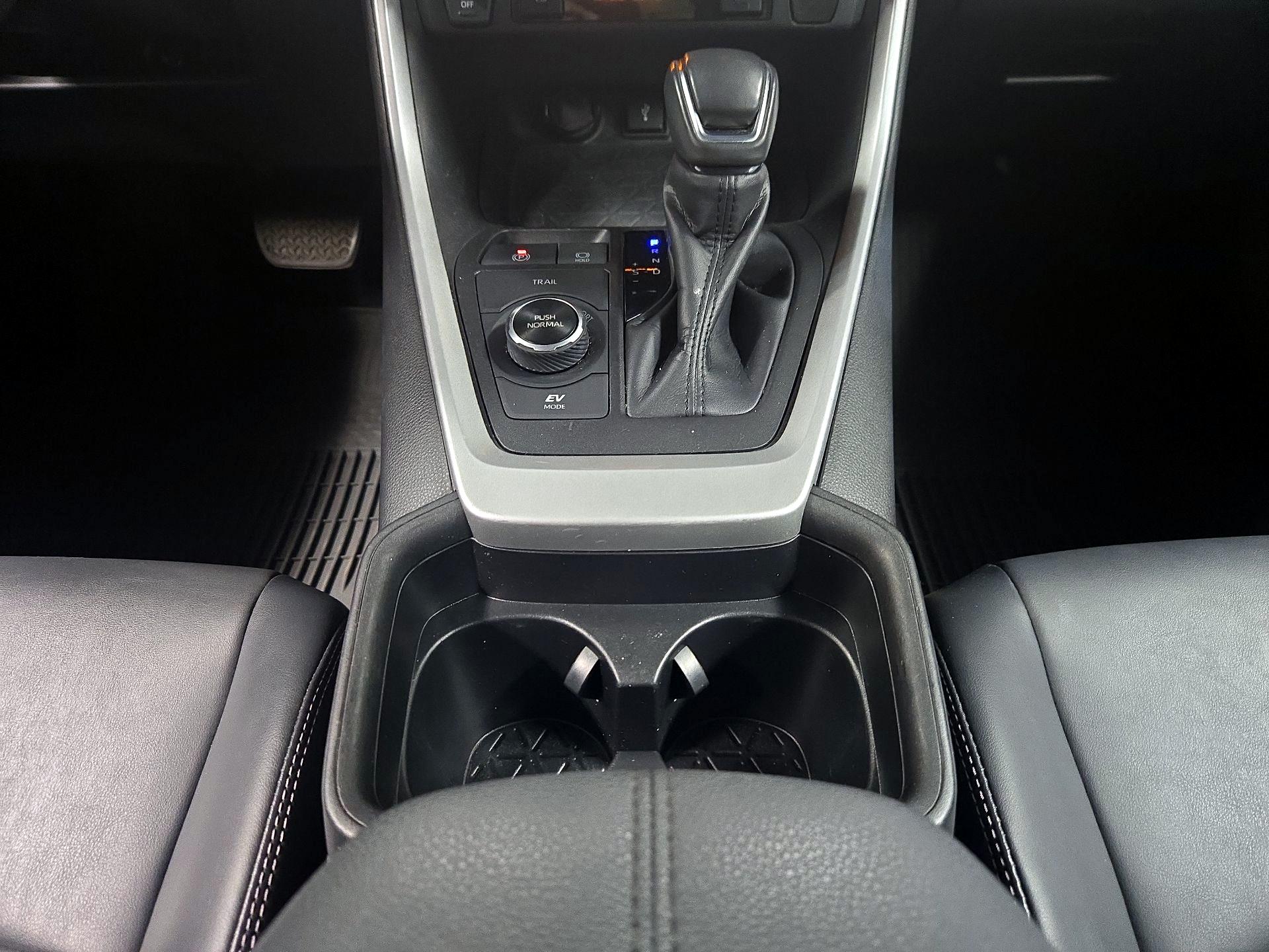 Thumbnail: 2021 Toyota RAV4 - 17
