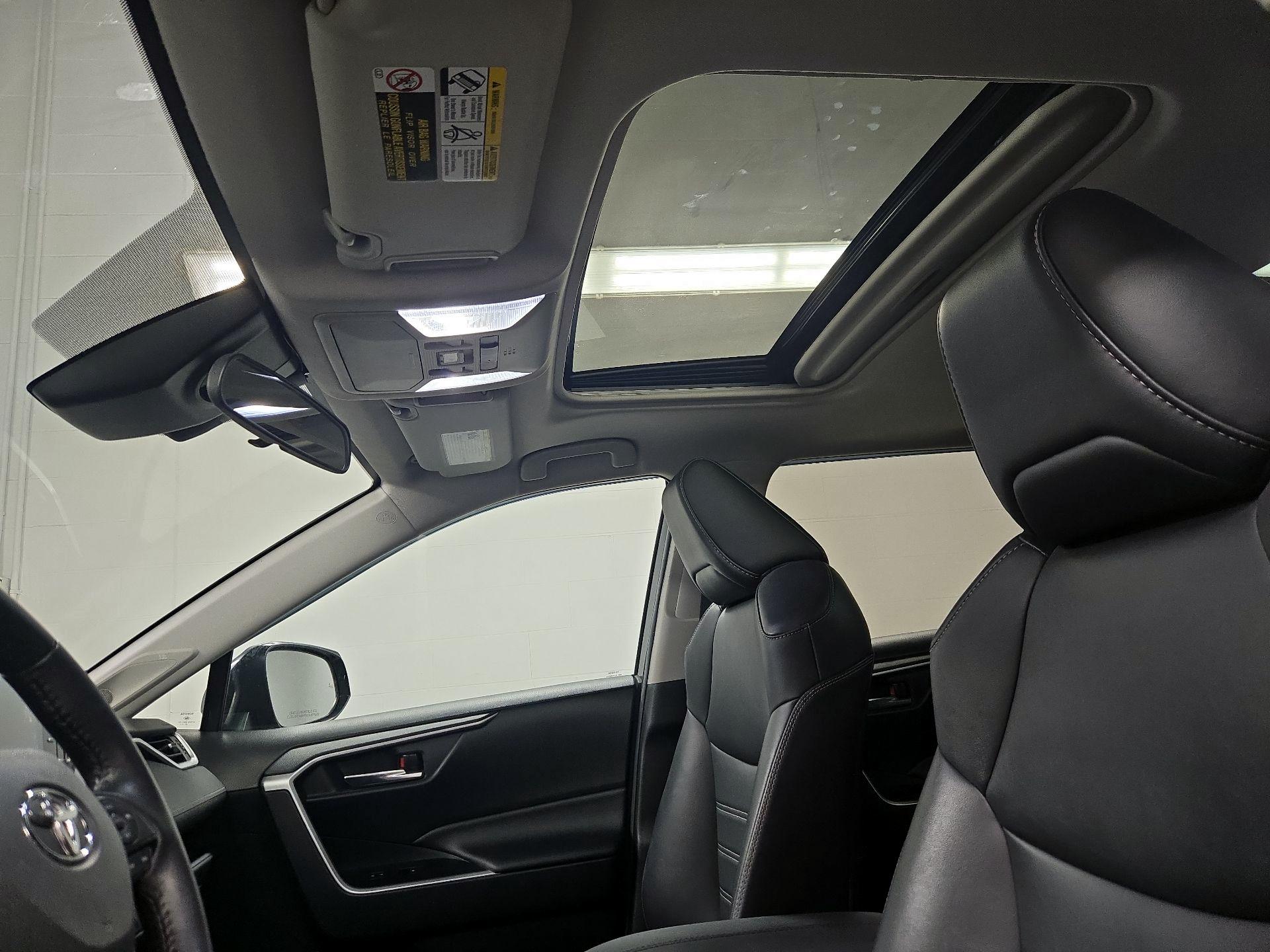 Thumbnail: 2021 Toyota RAV4 - 19