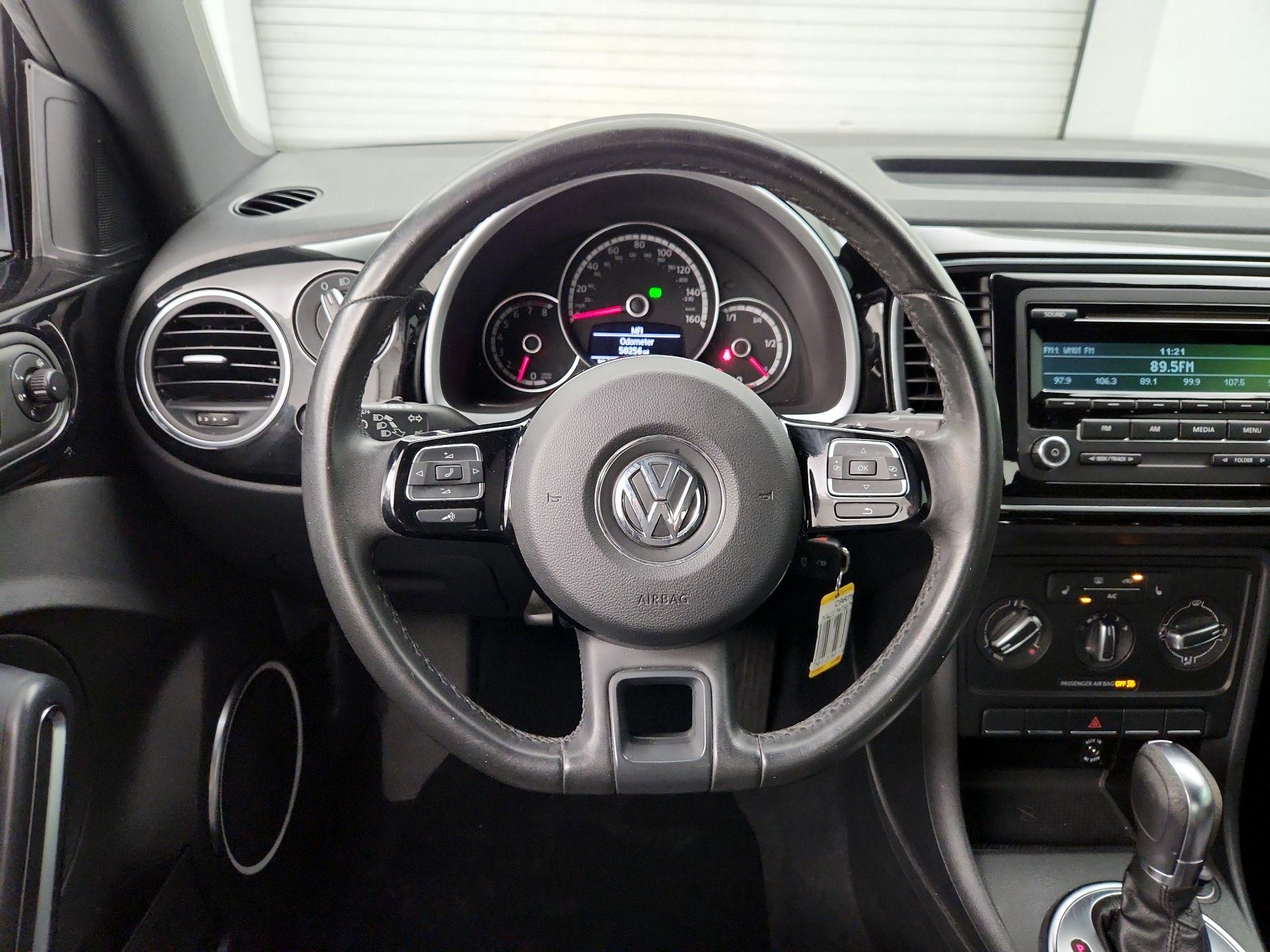 Thumbnail: 2014 Volkswagen Beetle - 10