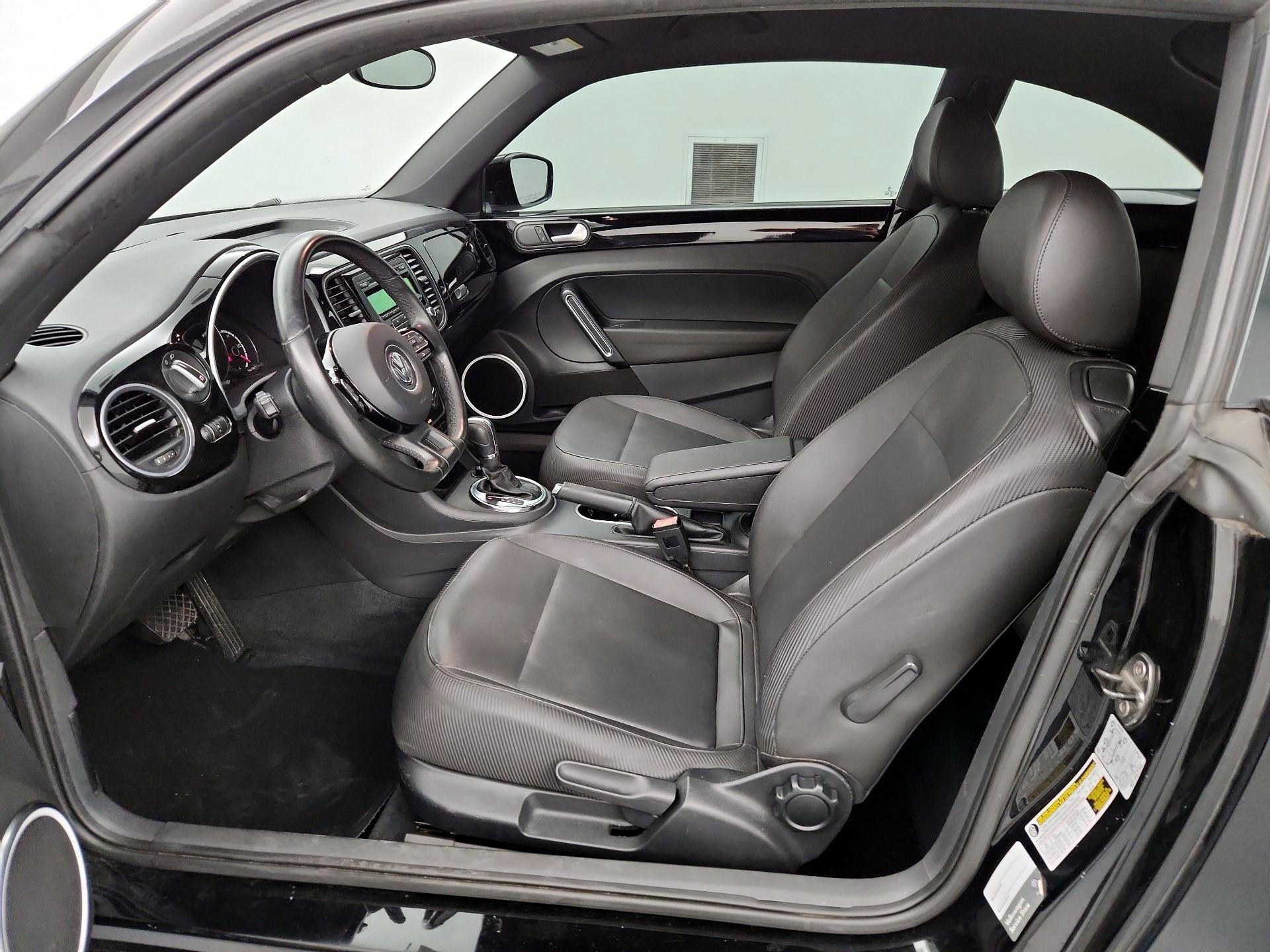 Thumbnail: 2014 Volkswagen Beetle - 11