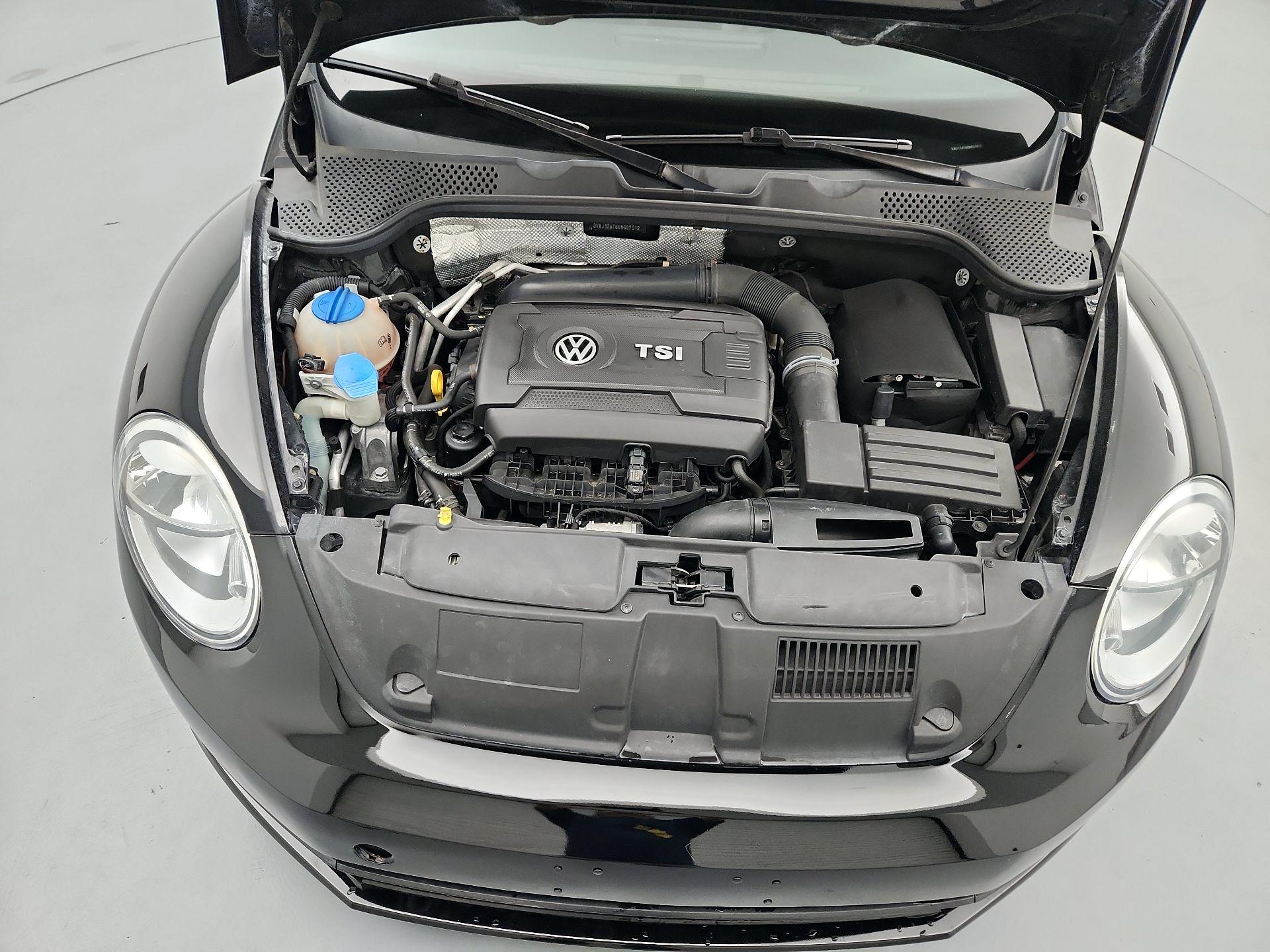 Thumbnail: 2014 Volkswagen Beetle - 19