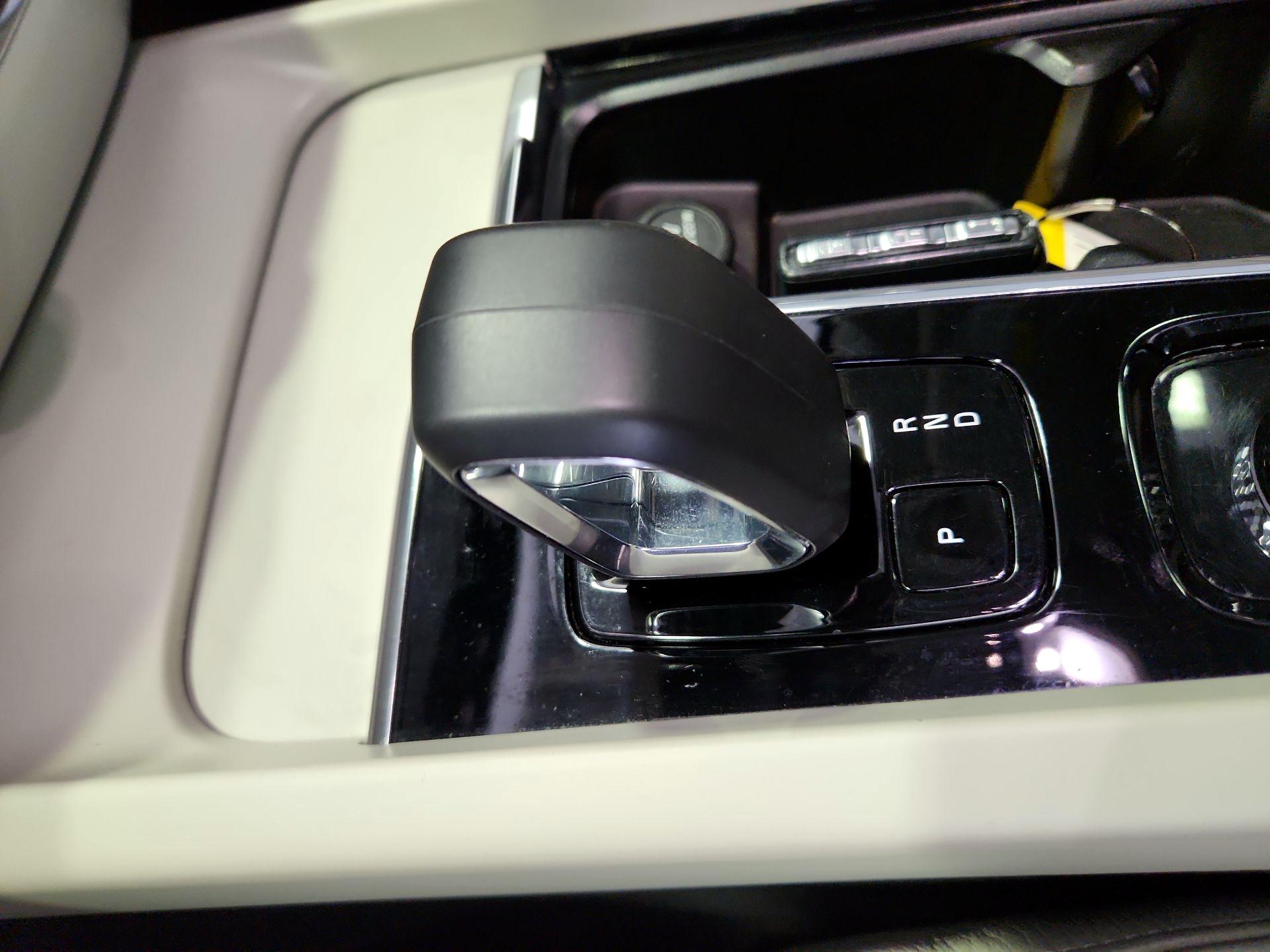 Thumbnail: 2024 Volvo S60 - 17