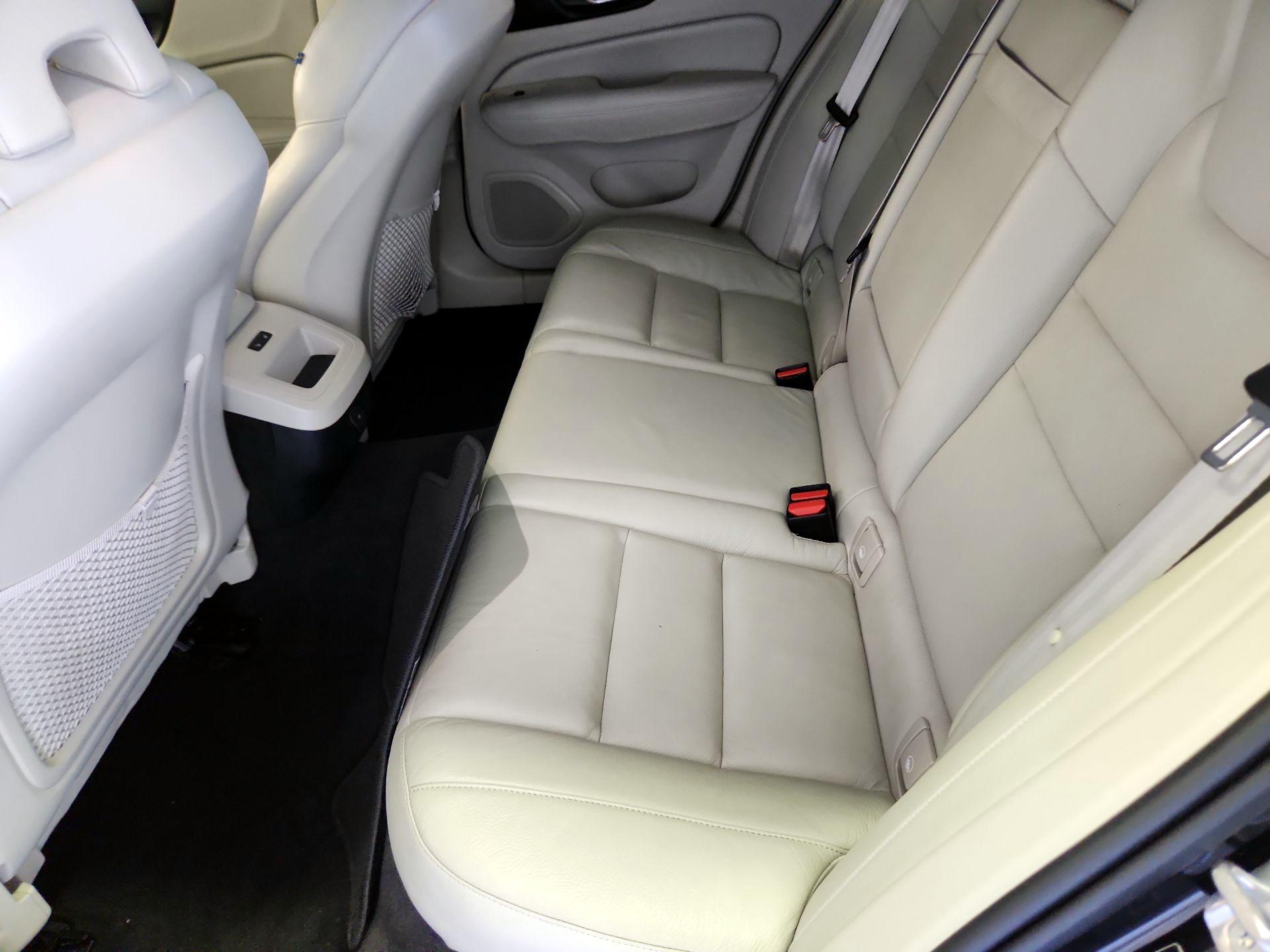 Thumbnail: 2024 Volvo S60 - 18