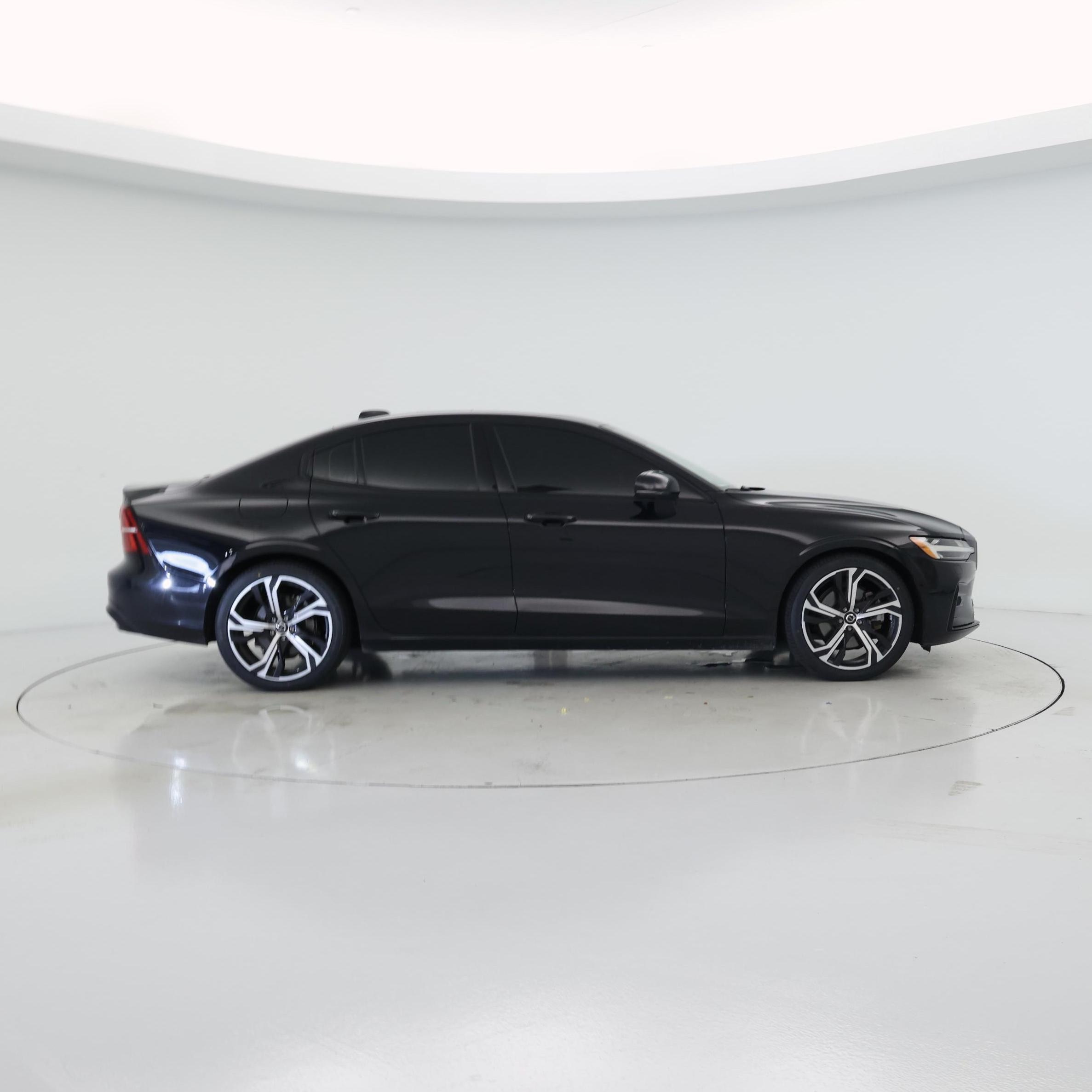 Thumbnail: 2024 Volvo S60 - 7
