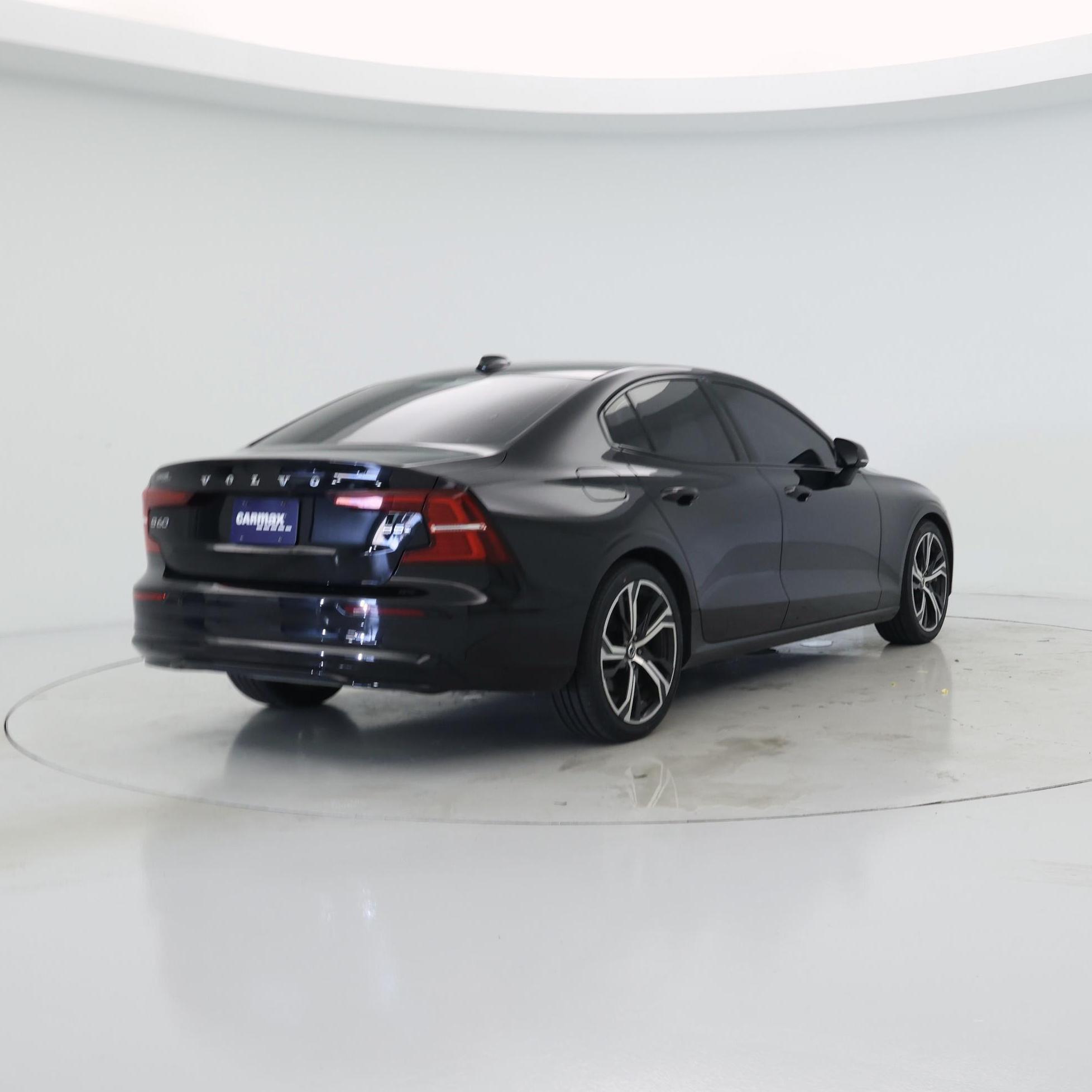 Thumbnail: 2024 Volvo S60 - 8