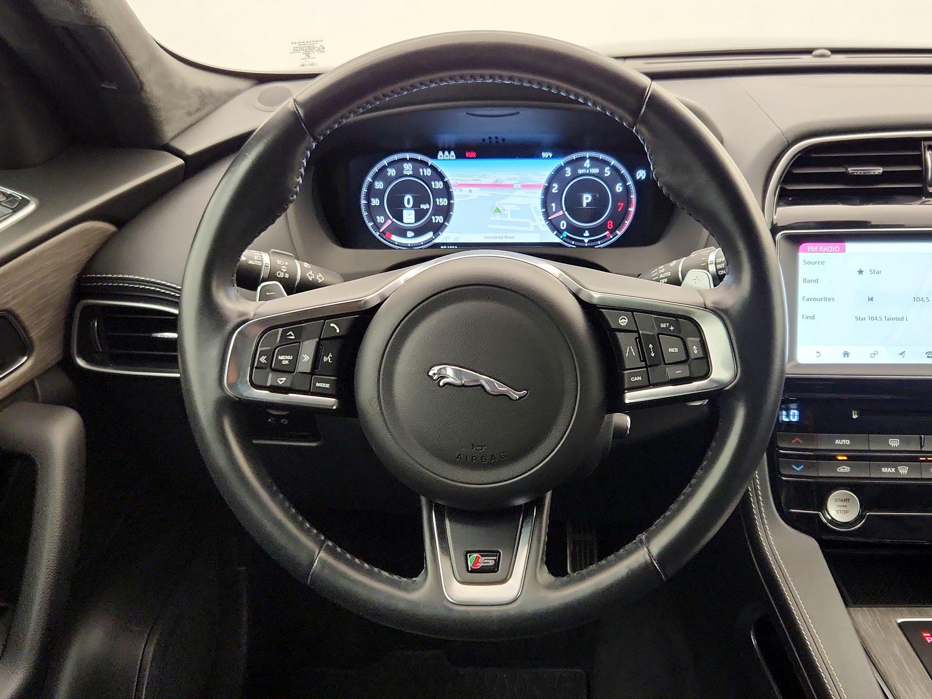 Thumbnail: 2019 Jaguar F-Pace - 10